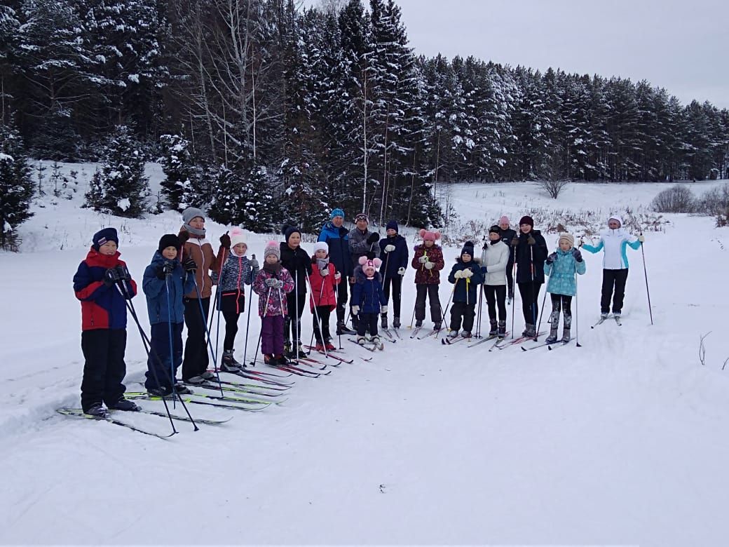 К лыжным гонкам  "Пелемеш-лыжня"  присоединились представители всех возрастов