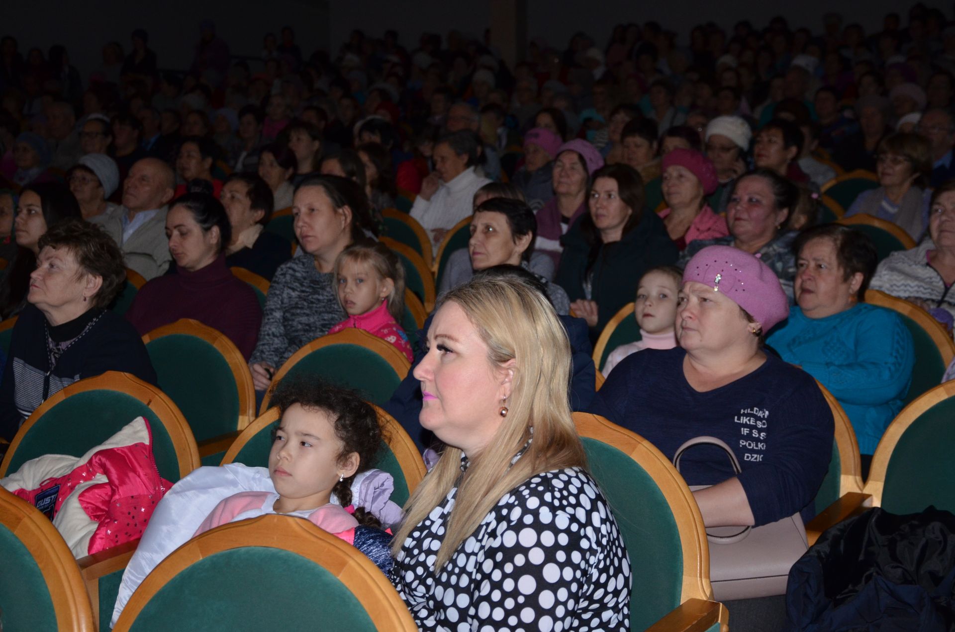 В Агрызе состоялся праздничный концерт в честь Дня матери + ФОТО