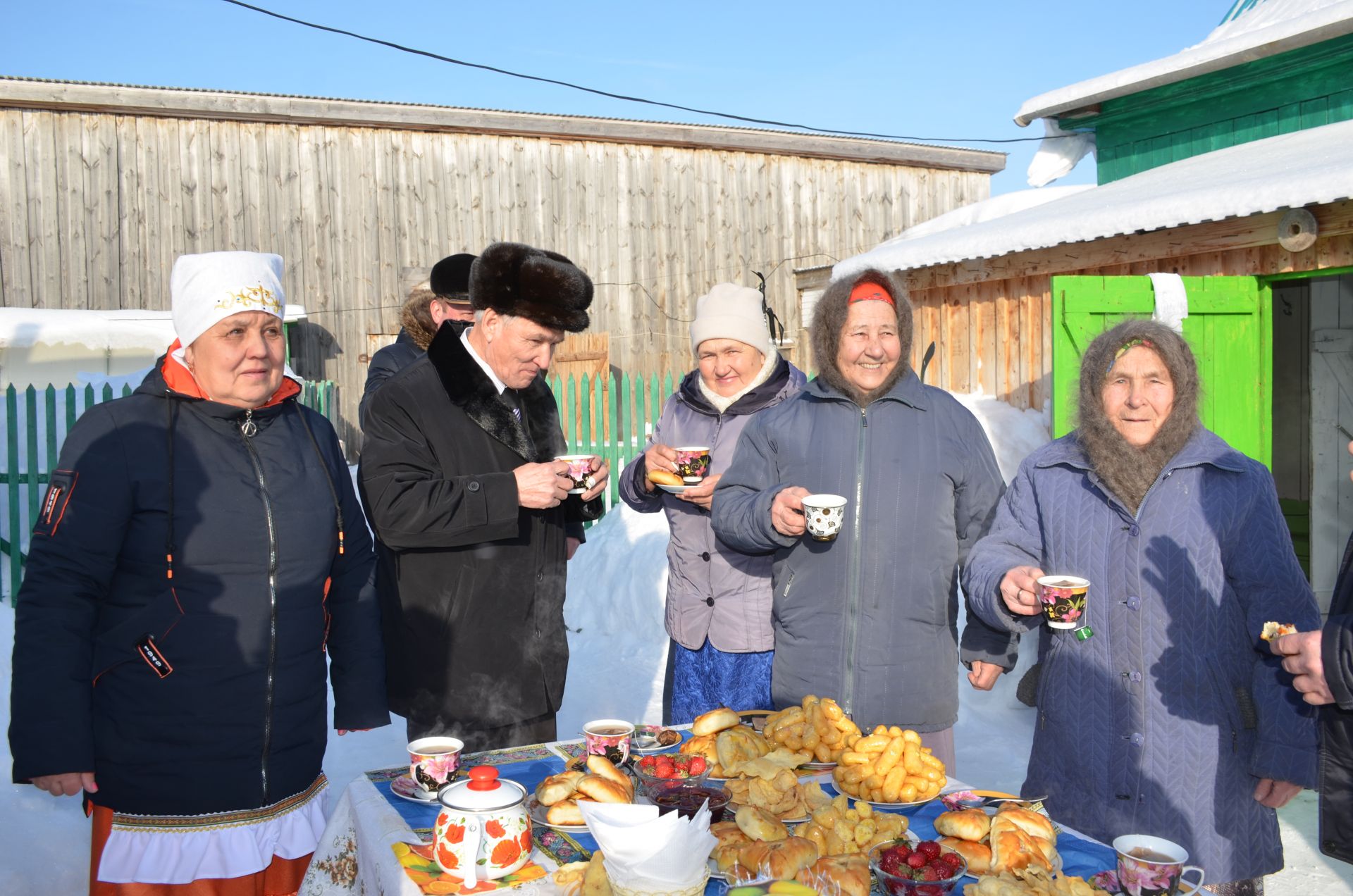 Район җитәкчеләре Касайда җиләк үстерү белән шөгыльләнүче Әхмәдиевлар хуҗалыгында булдылар