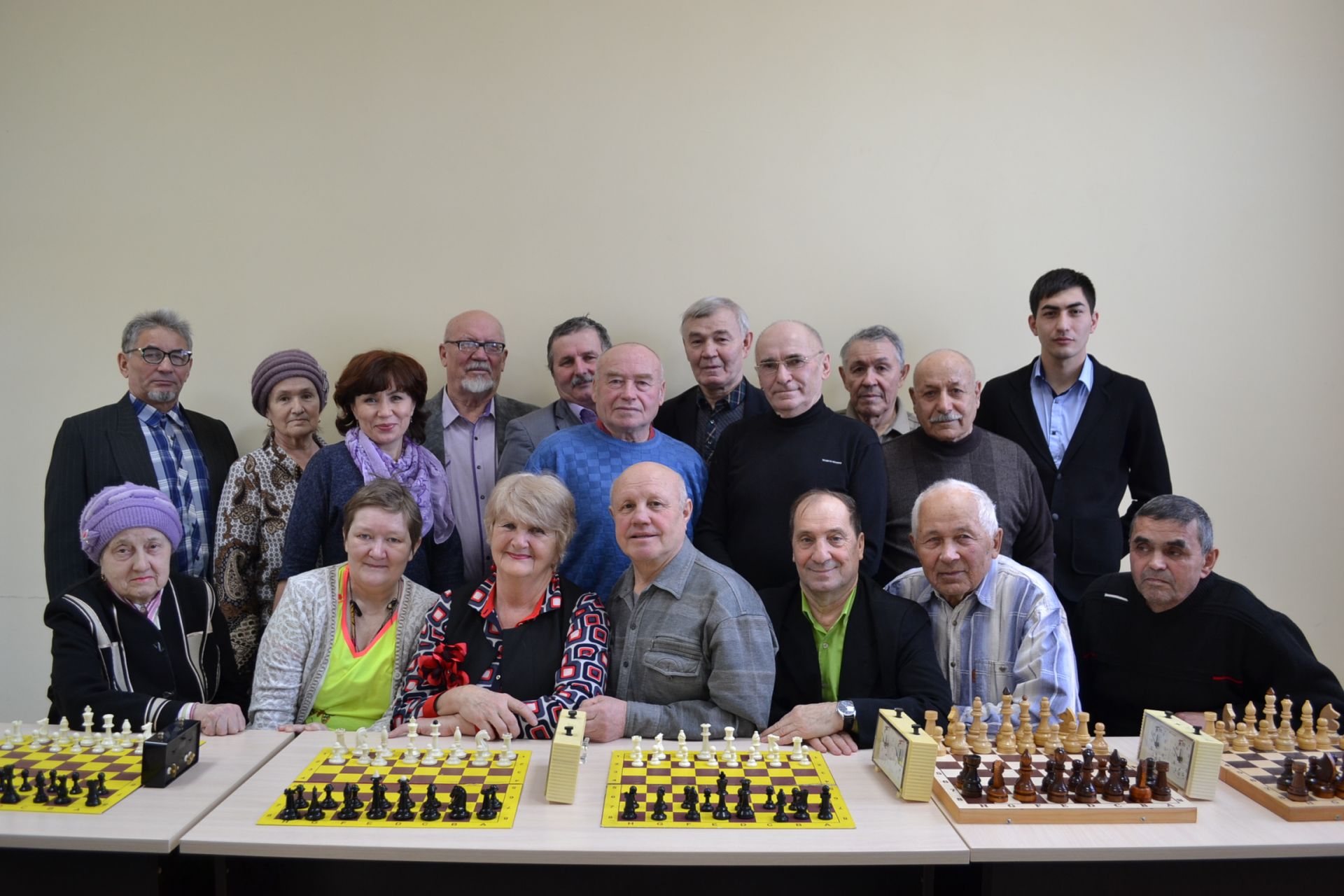 Сегодня в Агрызе проходит турнир по шахматам и шашкам среди пенсионеров