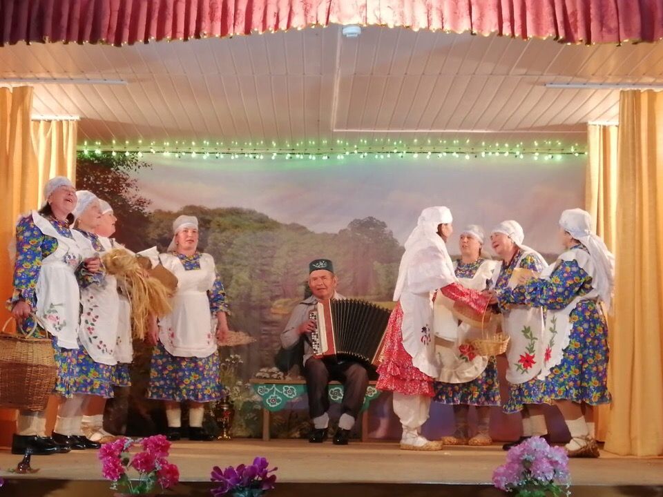 Удивительный фестиваль состоялся вчера в Девятернинском сельском доме культуры