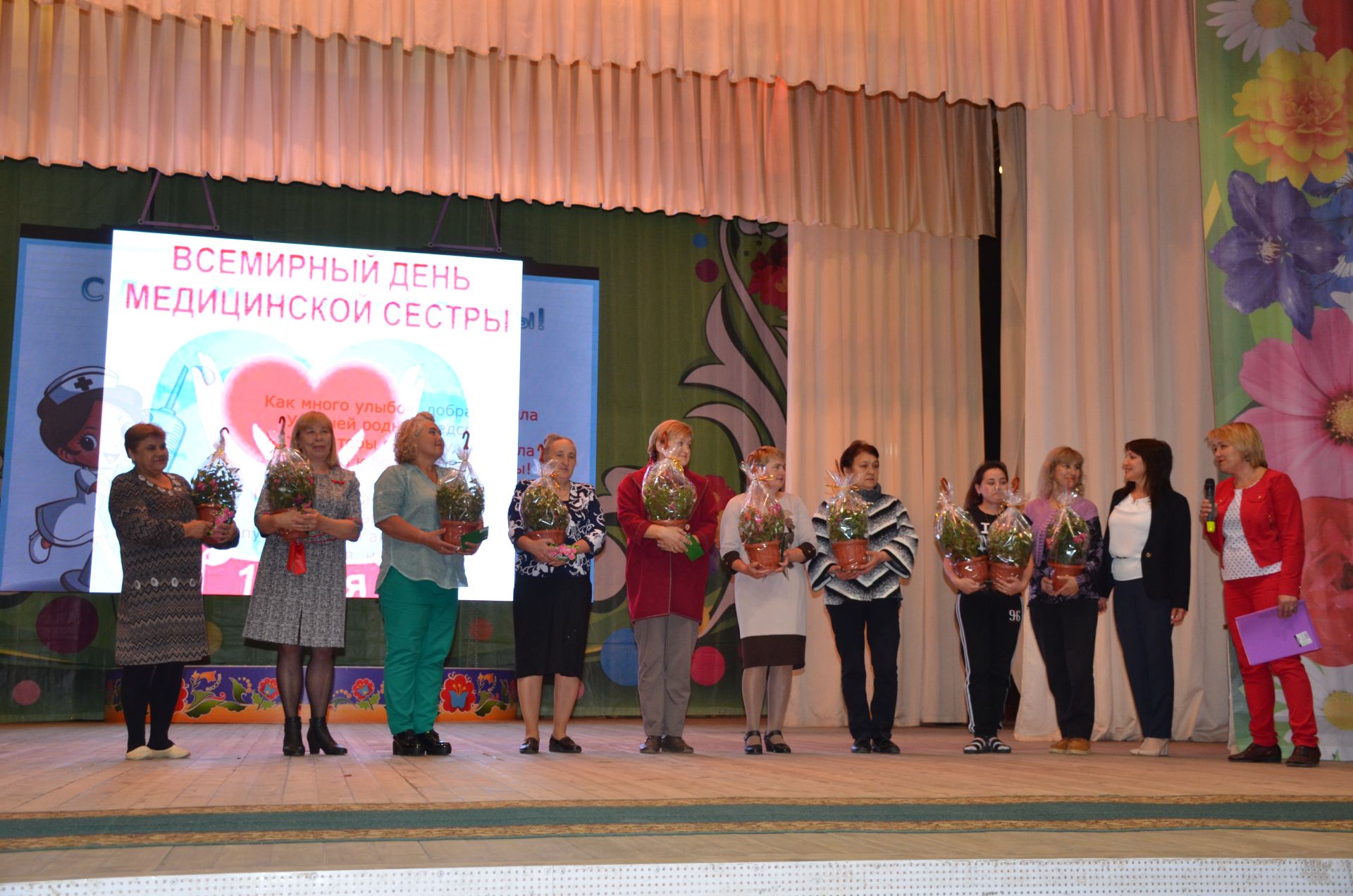 В агрызском РДК прошло мероприятие, посвященное Международному дню медицинских сестер