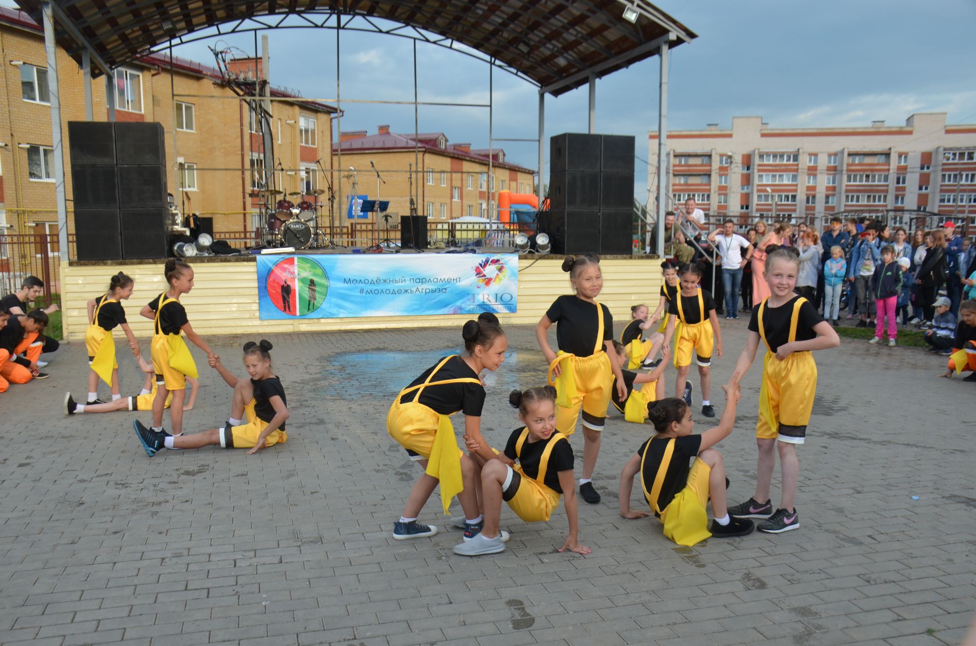 Фестиваль современного танца "Дыхание улиц" на Дне молодежи в Агрызе