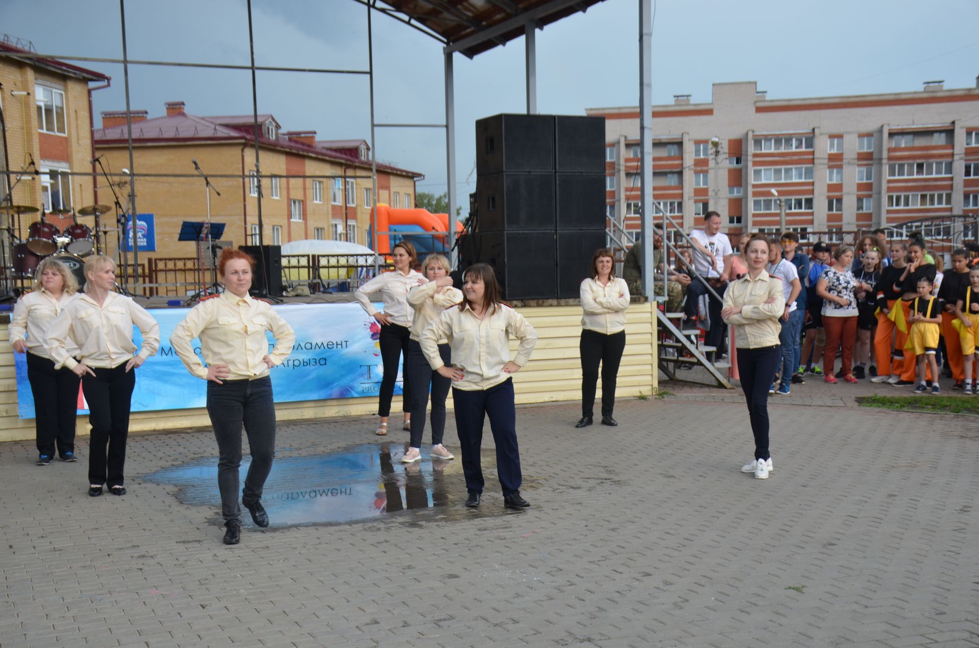 Фестиваль современного танца "Дыхание улиц" на Дне молодежи в Агрызе