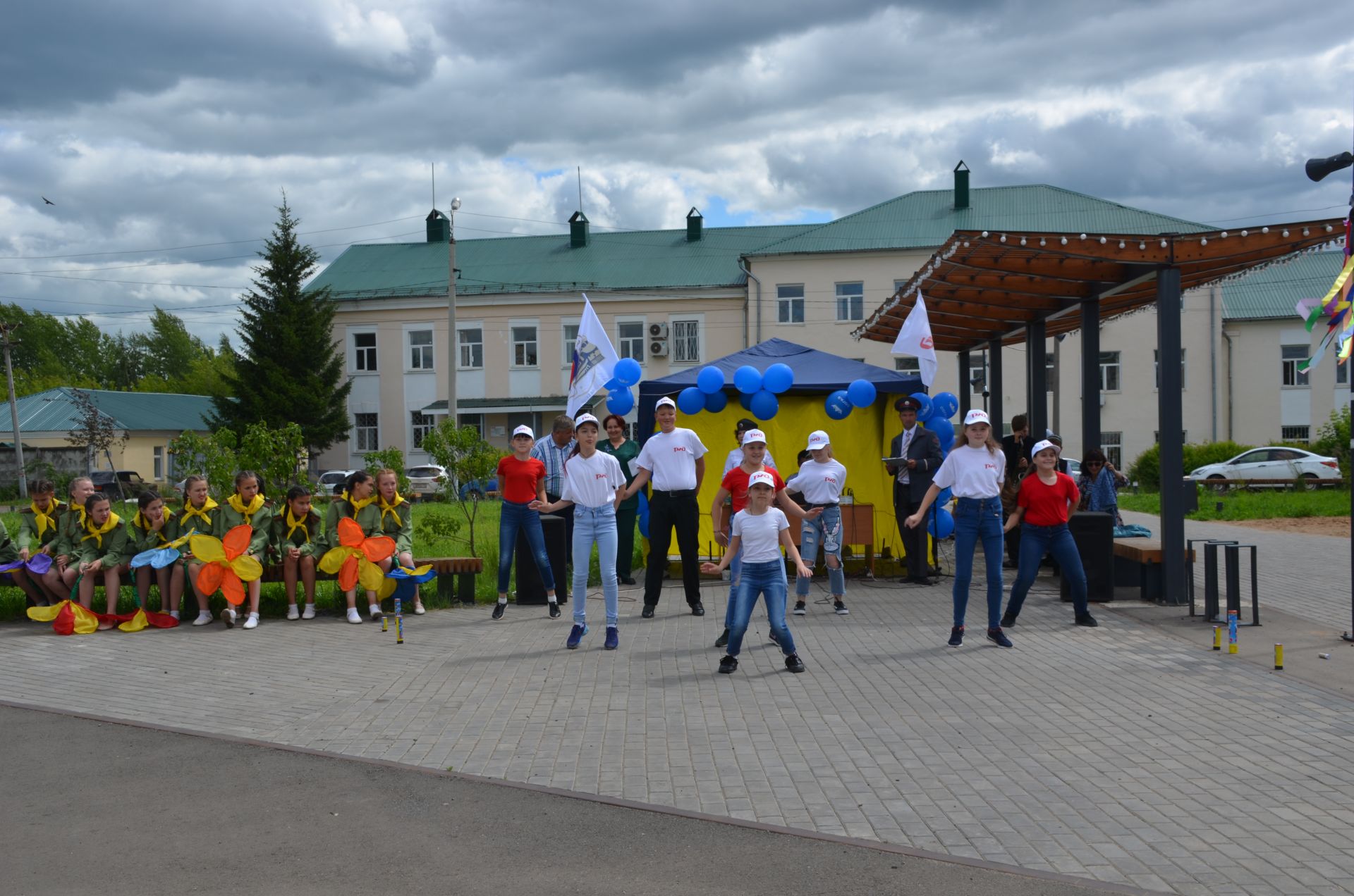 Агрызские железнодорожники отметили праздник