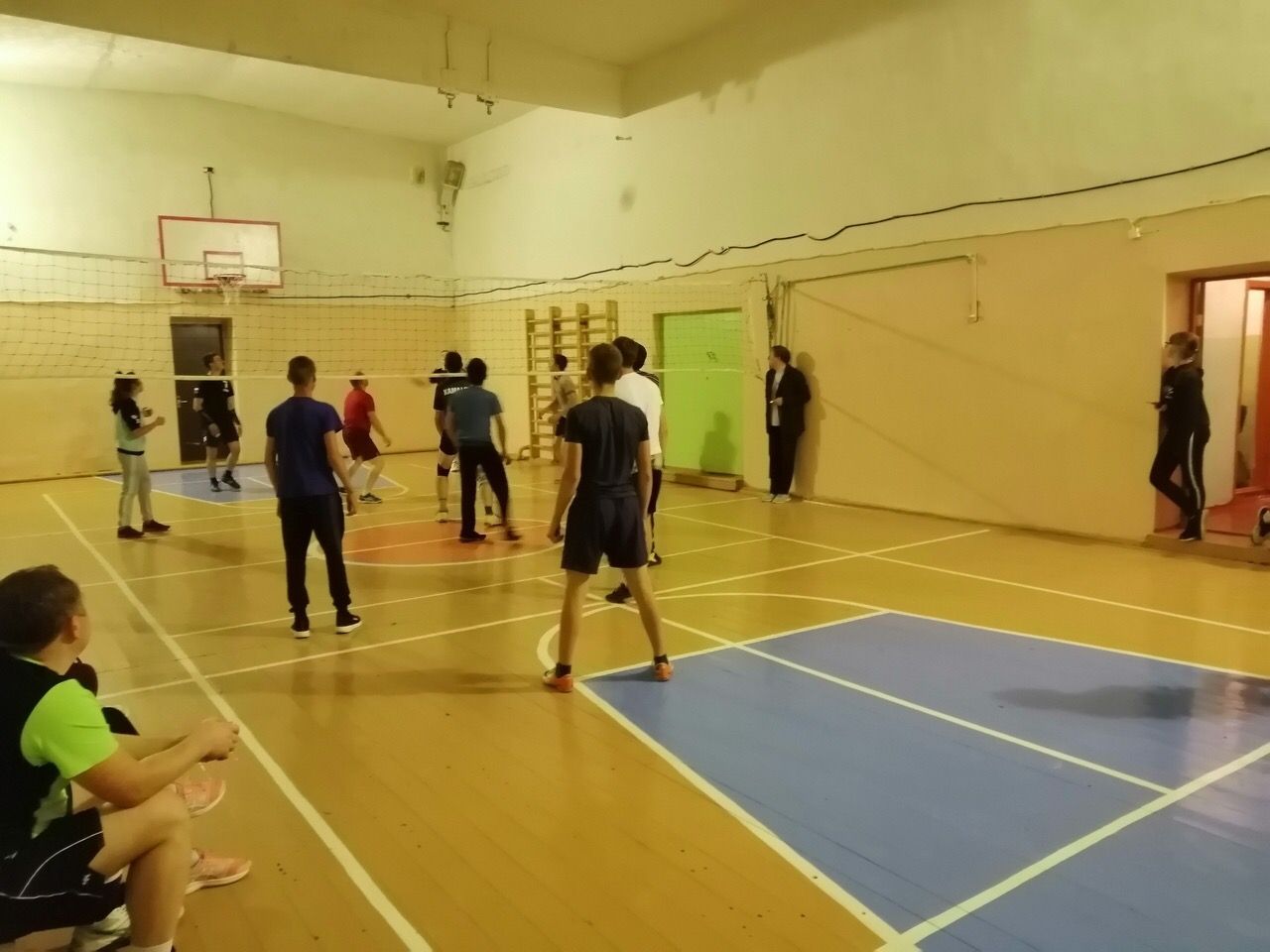 Любители волейбола Агрызского района по-своему отпраздновали День Республики Татарстан