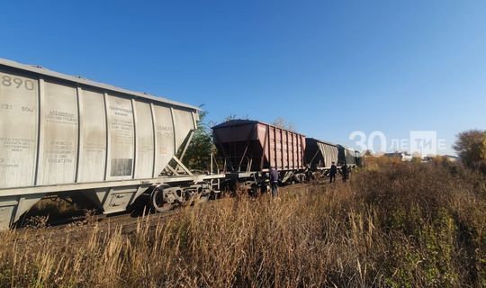 В Татарстане ЧП: снова сошел поезд с рельсов (ФОТО)