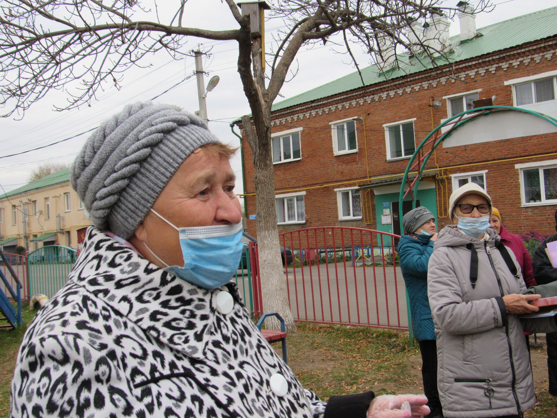 Пожилых в ТОС "Кировское" порадовали праздничным мероприятием