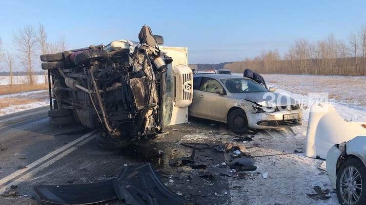 В Татарстане в ДТП с легковушкой пострадали двое малышей