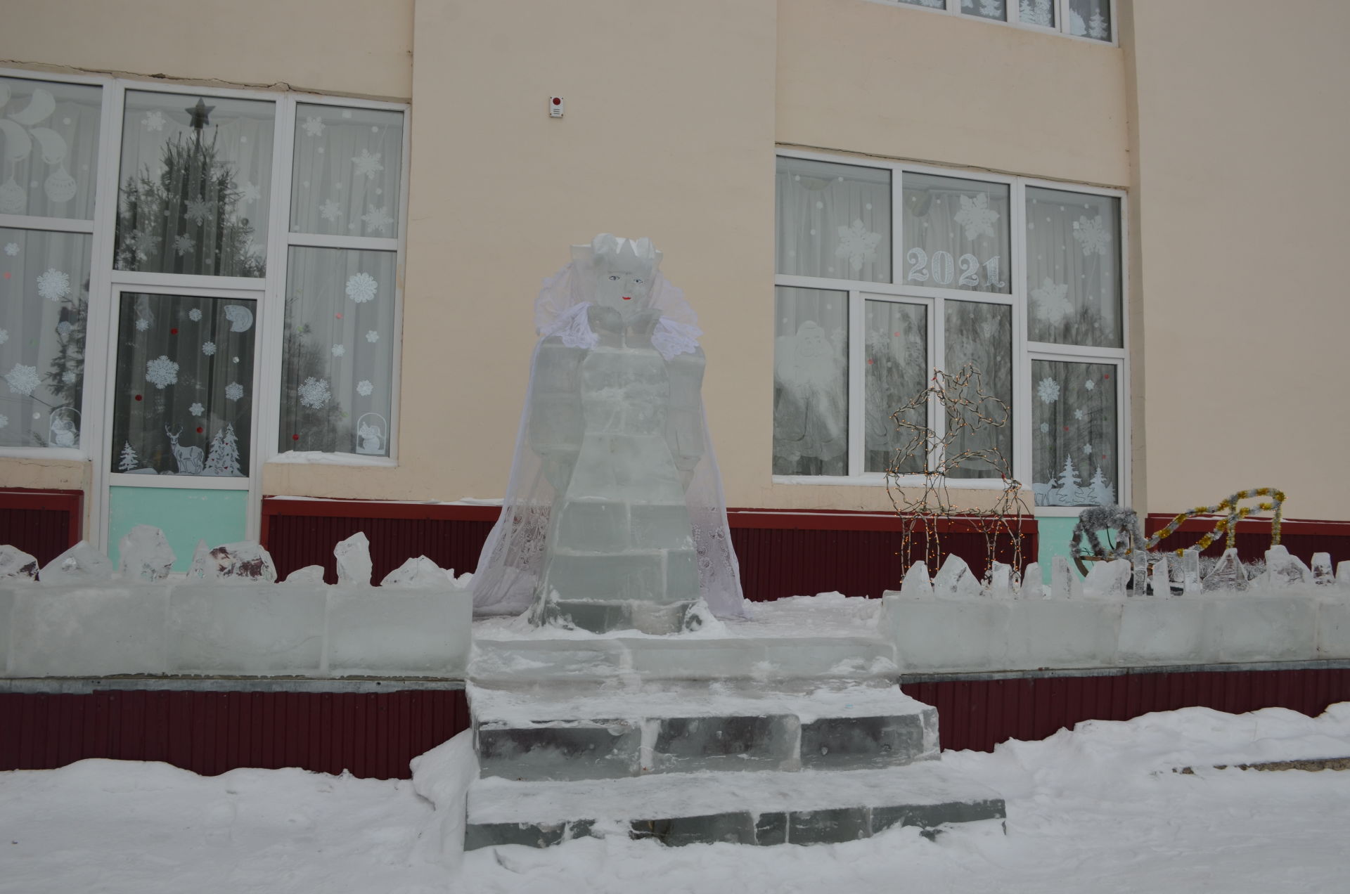 В селе Красный Бор создали настоящую новогоднюю сказку