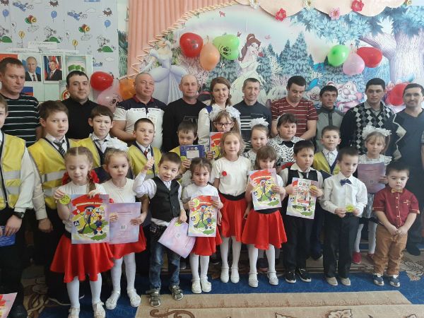 В селе Биктово провели праздничное мероприятие с играми и конкурсами