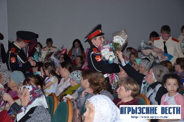 В Агрызе состоялся праздничный концерт в честь Международного женского дня