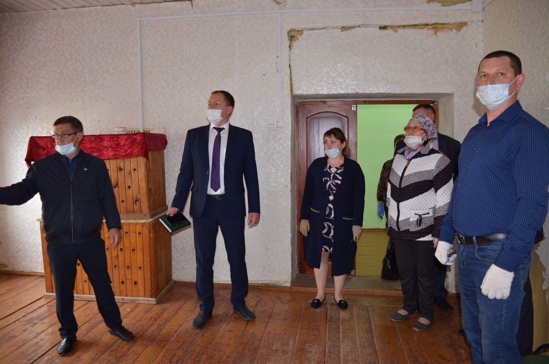 Исполняющий обязанности руководителя исполкома района Азат Валиев встретился с активом села в Терсях