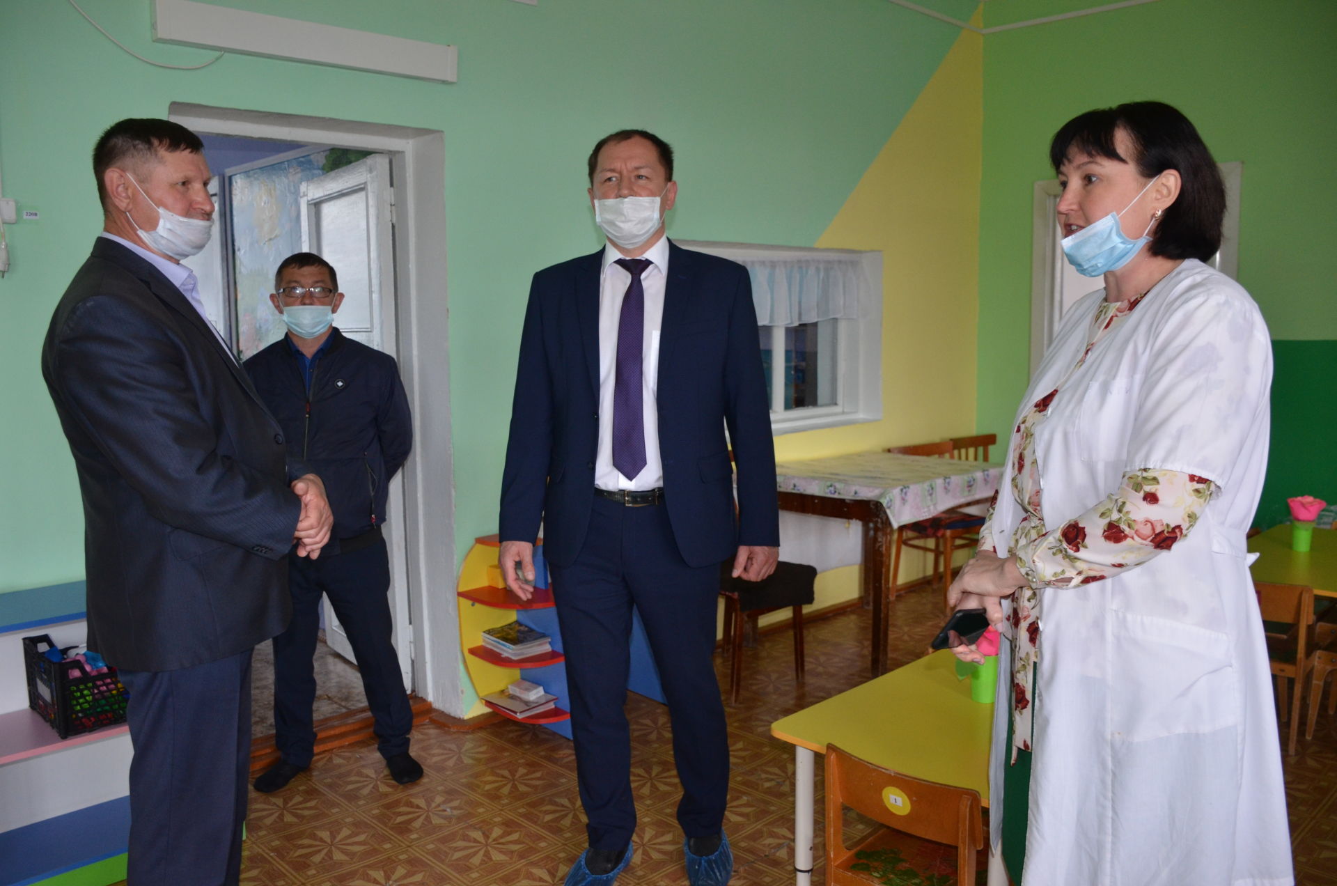 Исполняющий обязанности руководителя исполкома района Азат Валиев встретился с активом села в Терсях