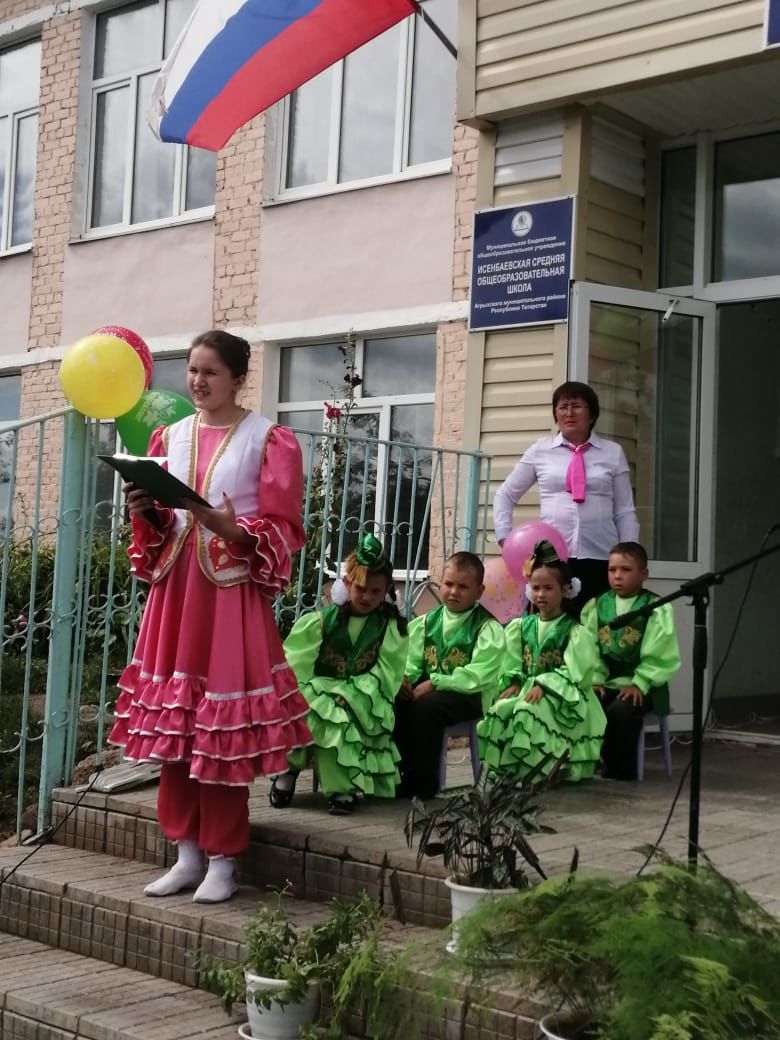 В Исенбаево открыли школу-сад