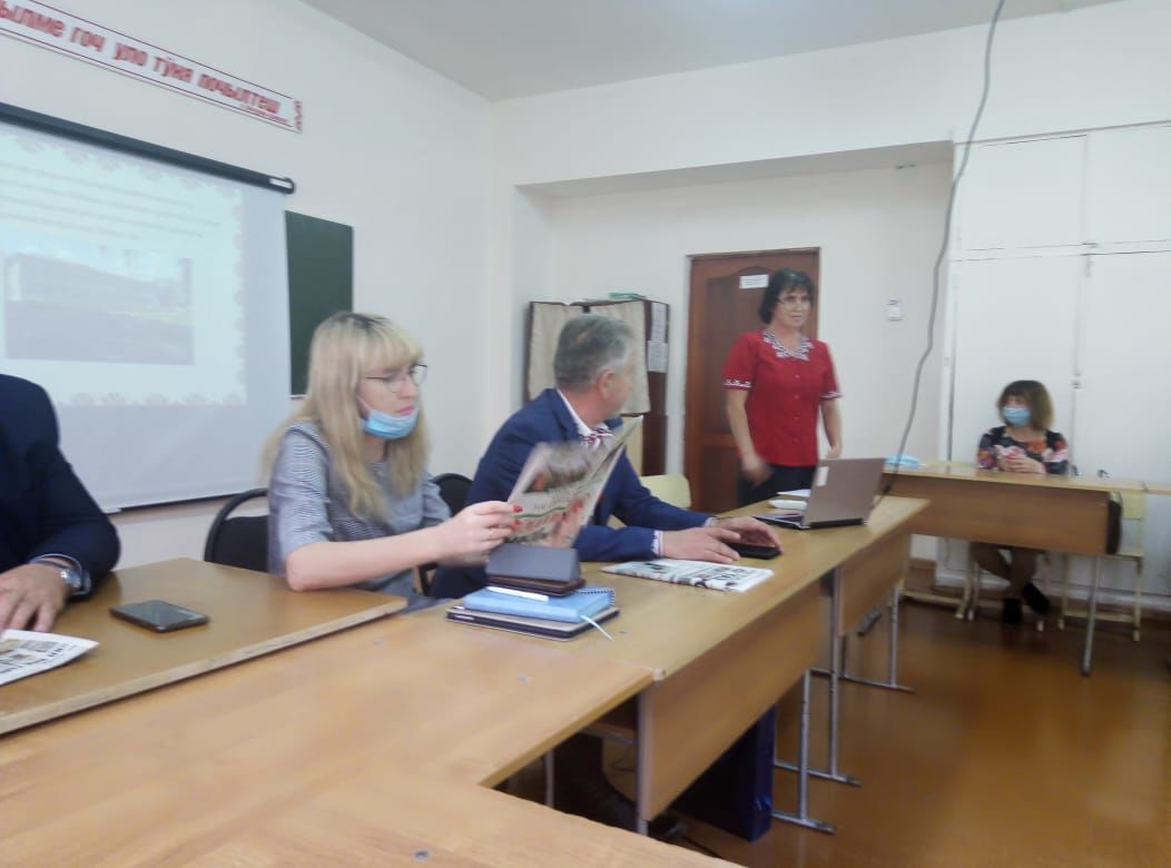 В Агрызском районе провели "Круглый стол", посвящённый учителям марийского языка