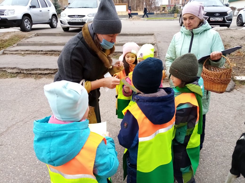 Малыши в Агрызе приняли участие в акции "Засветись!"