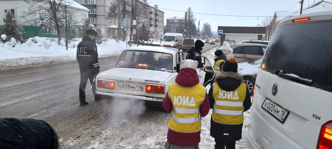 В Агрызском районе продолжается акция "Ребенок-главный пассажир"