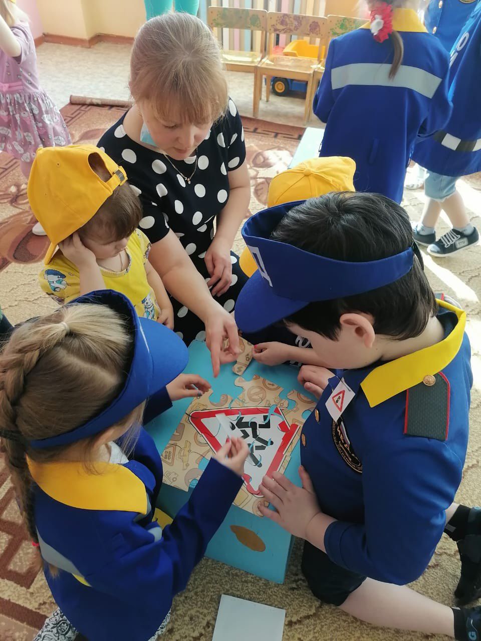 В Иж-Бобьинском детском саду прошел "День знатока ПДД"