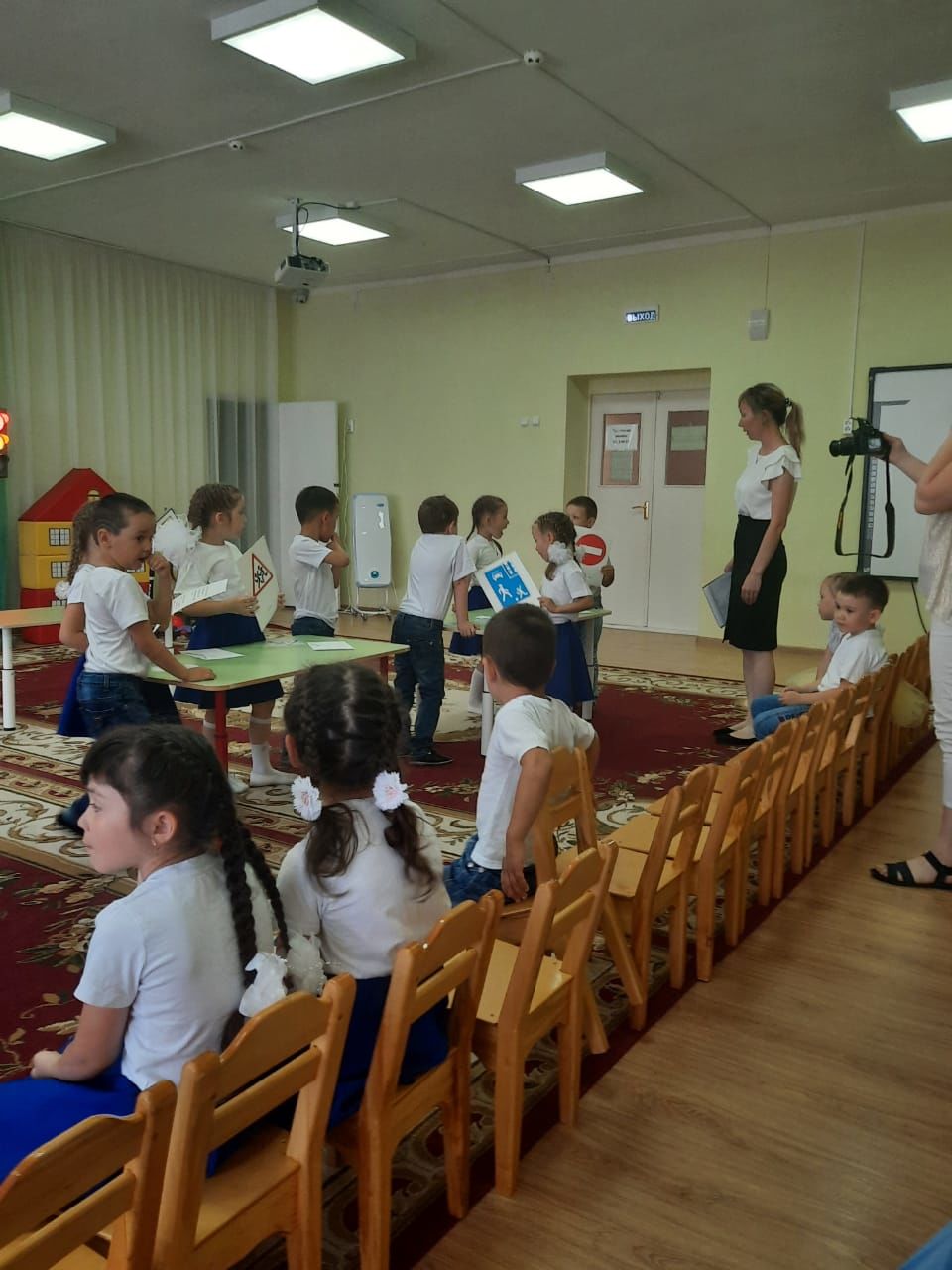 В детских садах Агрыза прошли "сказочные мероприятия" по ПДД