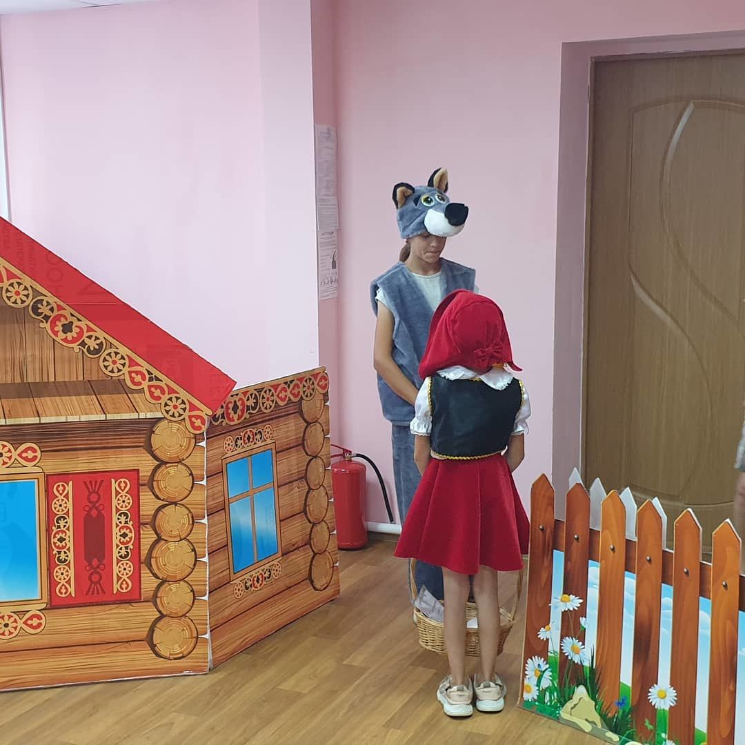 Дети в Агрызе показали сказку "Красная шапочка"