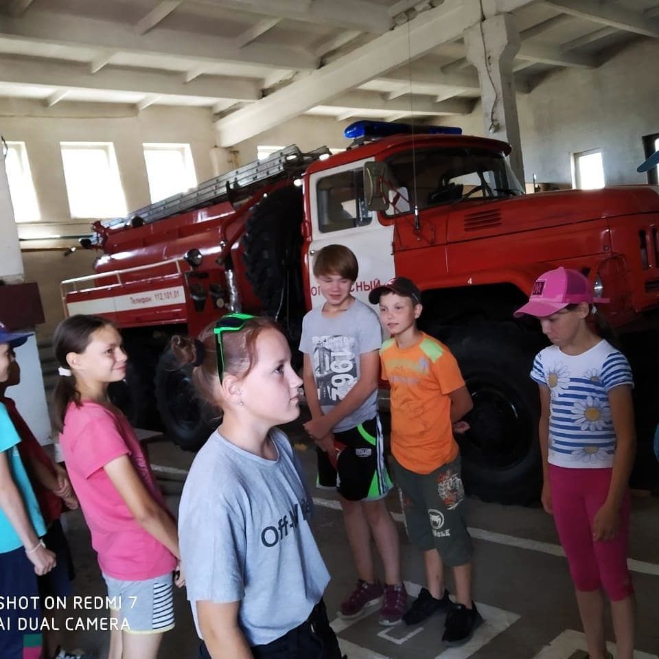 Детям из приюта рассказали о тонкостях профессии пожарного