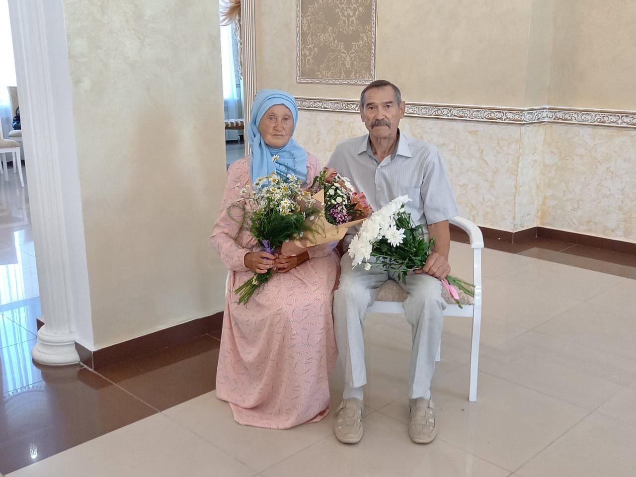 В День семьи, любви и верности в Агрызе свой брак зарегистрировали 2 пожилые пары
