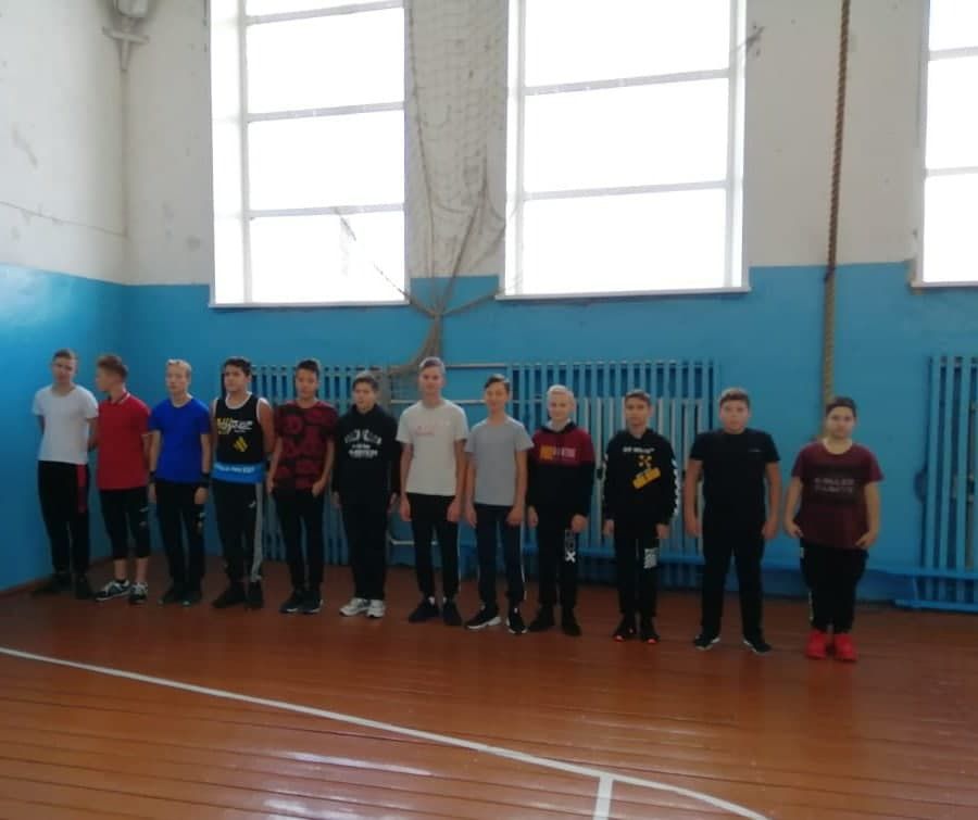 Учащиеся Иж-Бобьинской школы соревновались в волейболе