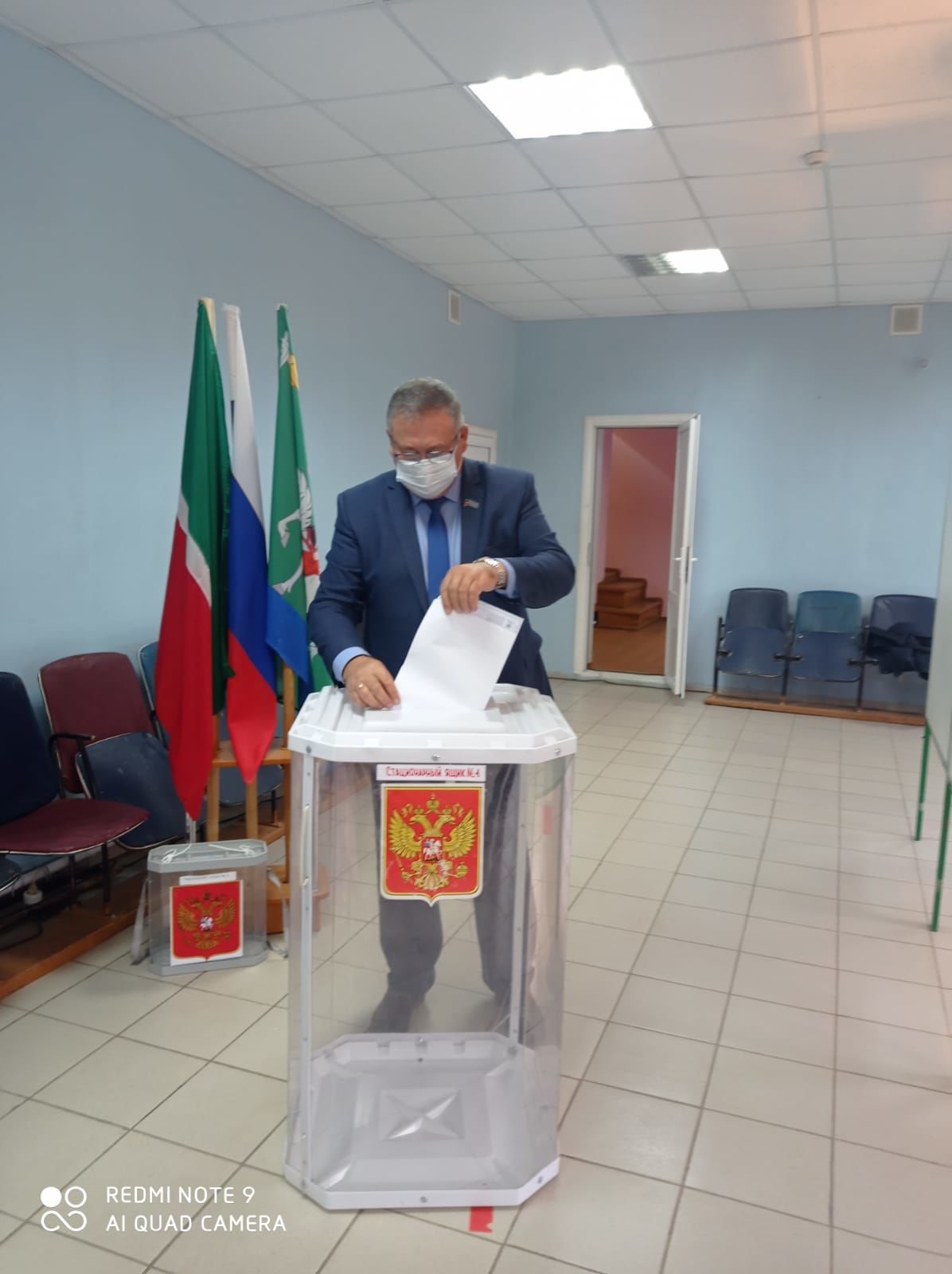 Замглавы Агрызского района проголосовал в числе первых