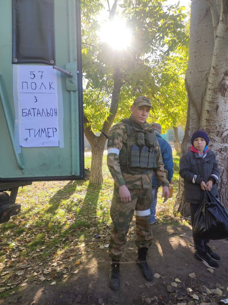 Бойцы батальона «Тимер» поделились гумпомощью из  Татарстана с жителями прифронтовой зоны (ФОТО)