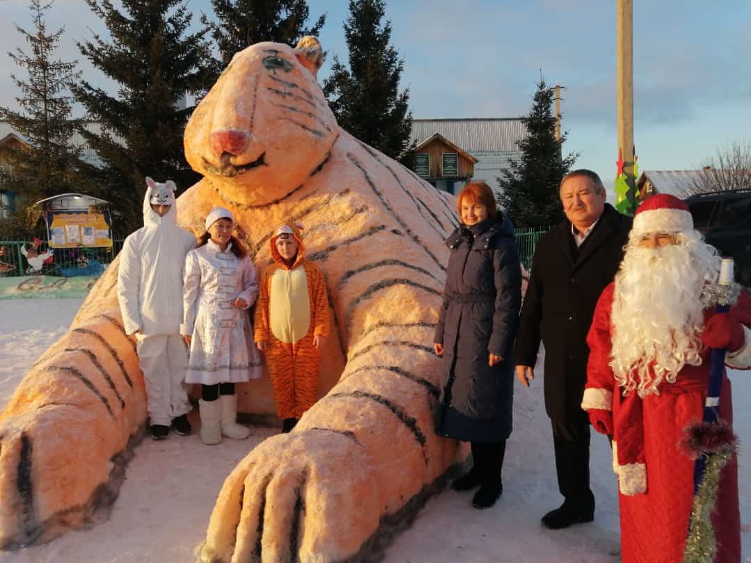 В Агрызском районе смастерили снежную фигуру высотой 4 метра