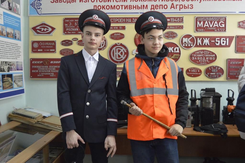 Агрызские и Ижевские студенты отметили "День рождения паровоза"