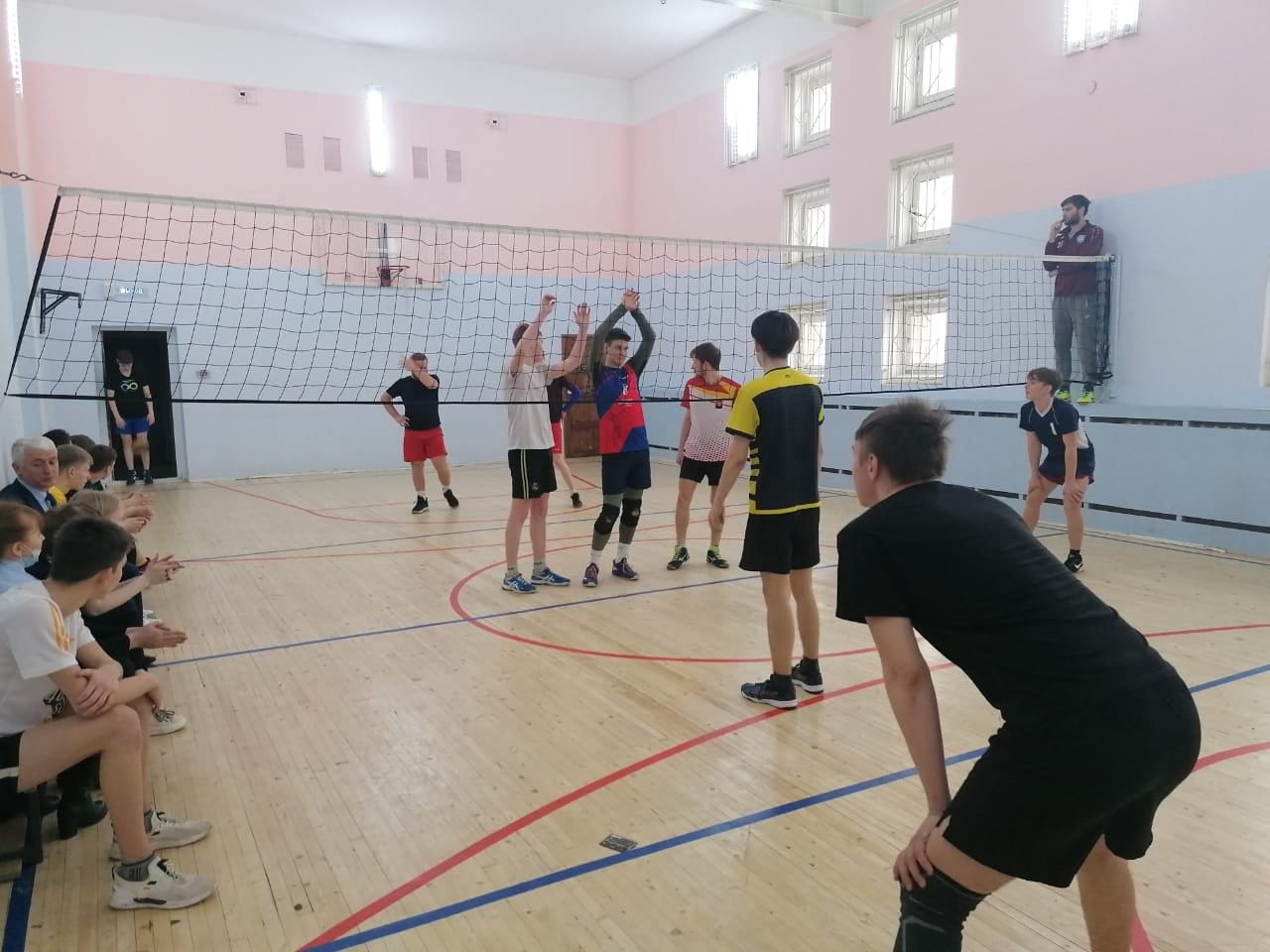 Ижевские и Агрызские студенты сразились в волейболе