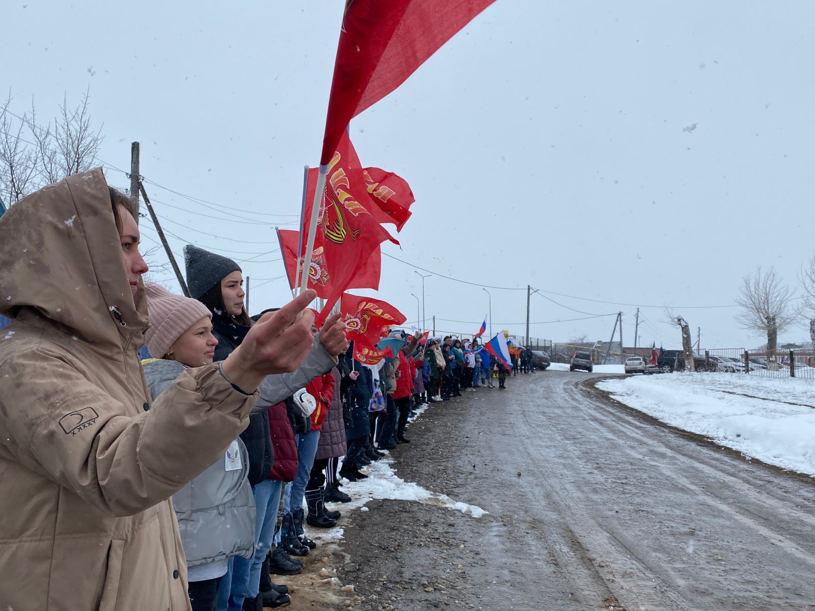 Автомобилисты в Агрызе выстроились в букву Z в поддержку российских солдат