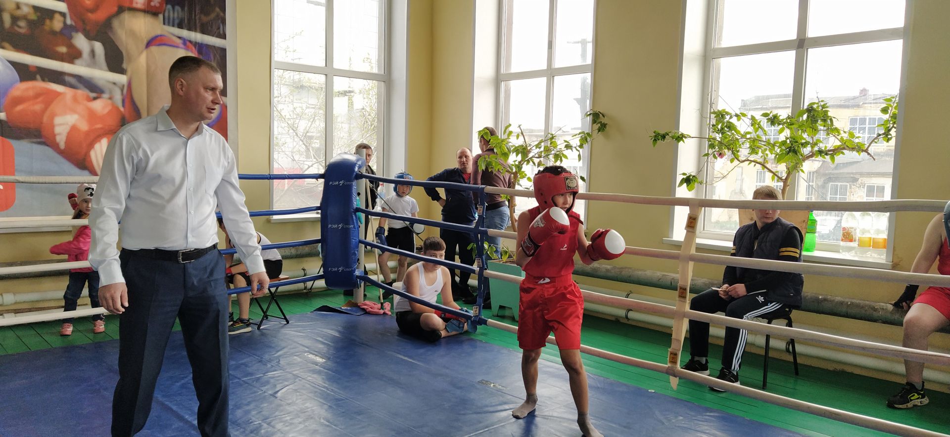 Агрызские и Малопургинские боксеры вышли на ринг