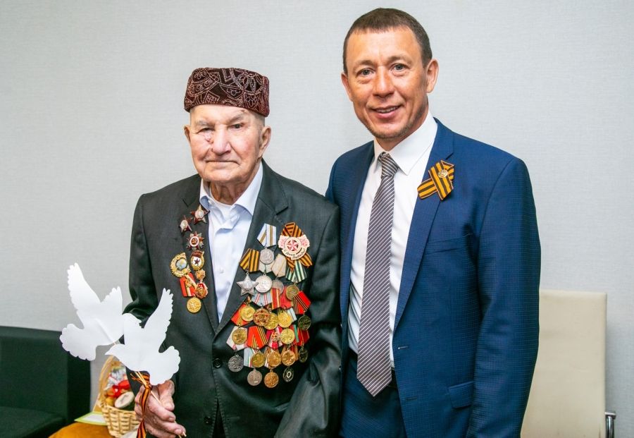 В Нижнекамске с Днем Победы поздравили ветерана из Агрызского района Зинура Давляткирова