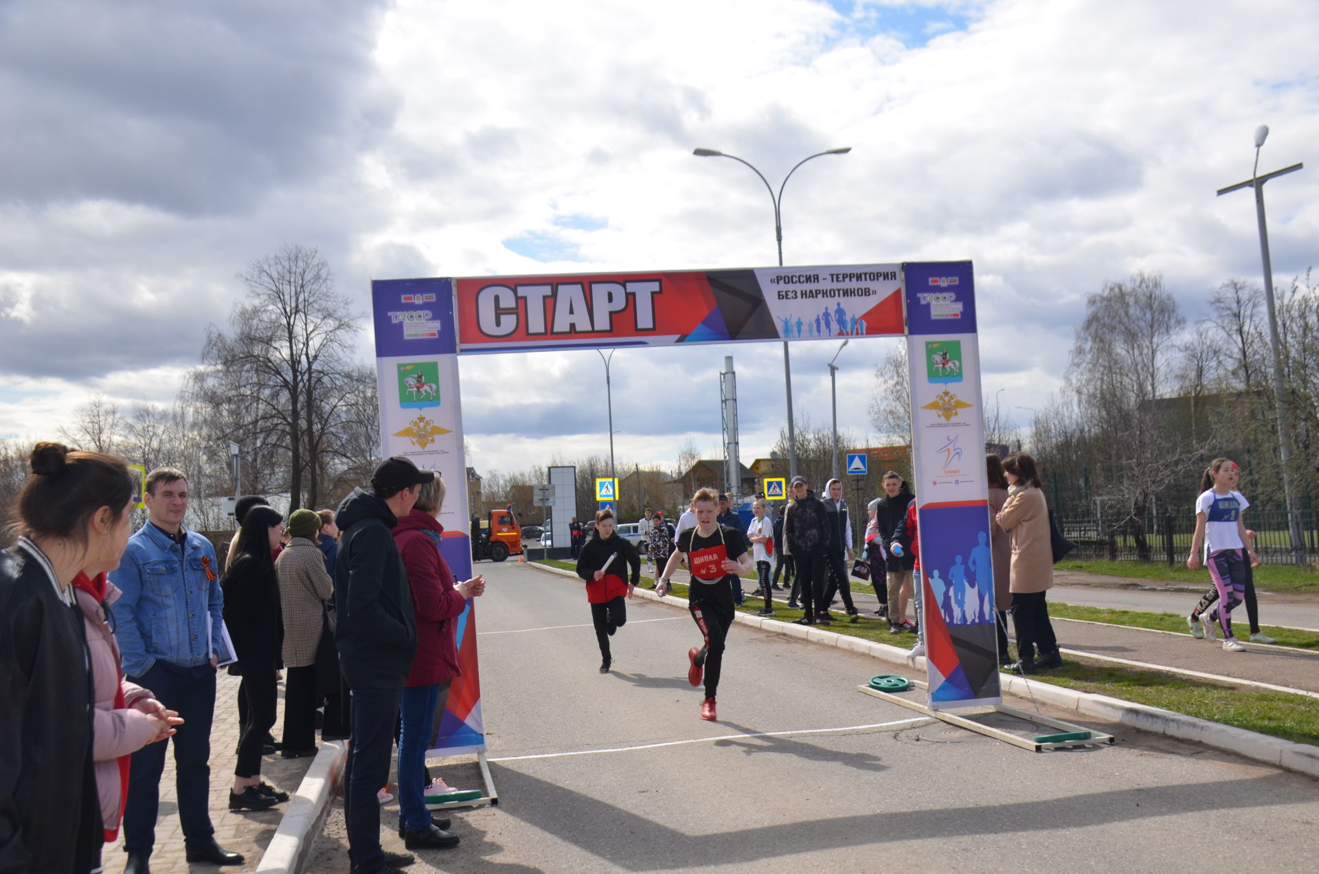 В Агрызе провели "Эстафету Мира" ко Дню Победы