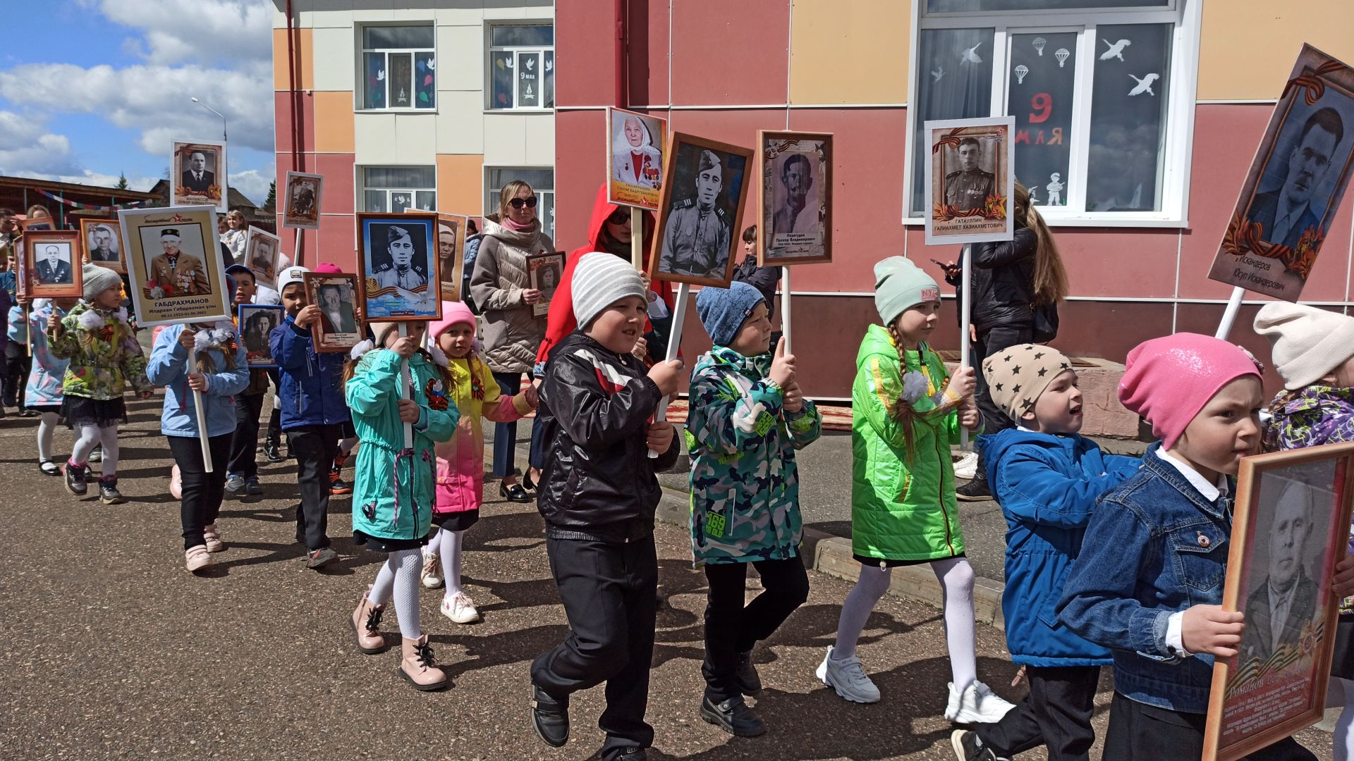 Воспитанники детского сада №7 присоединились к акции "Бессмертный полк"