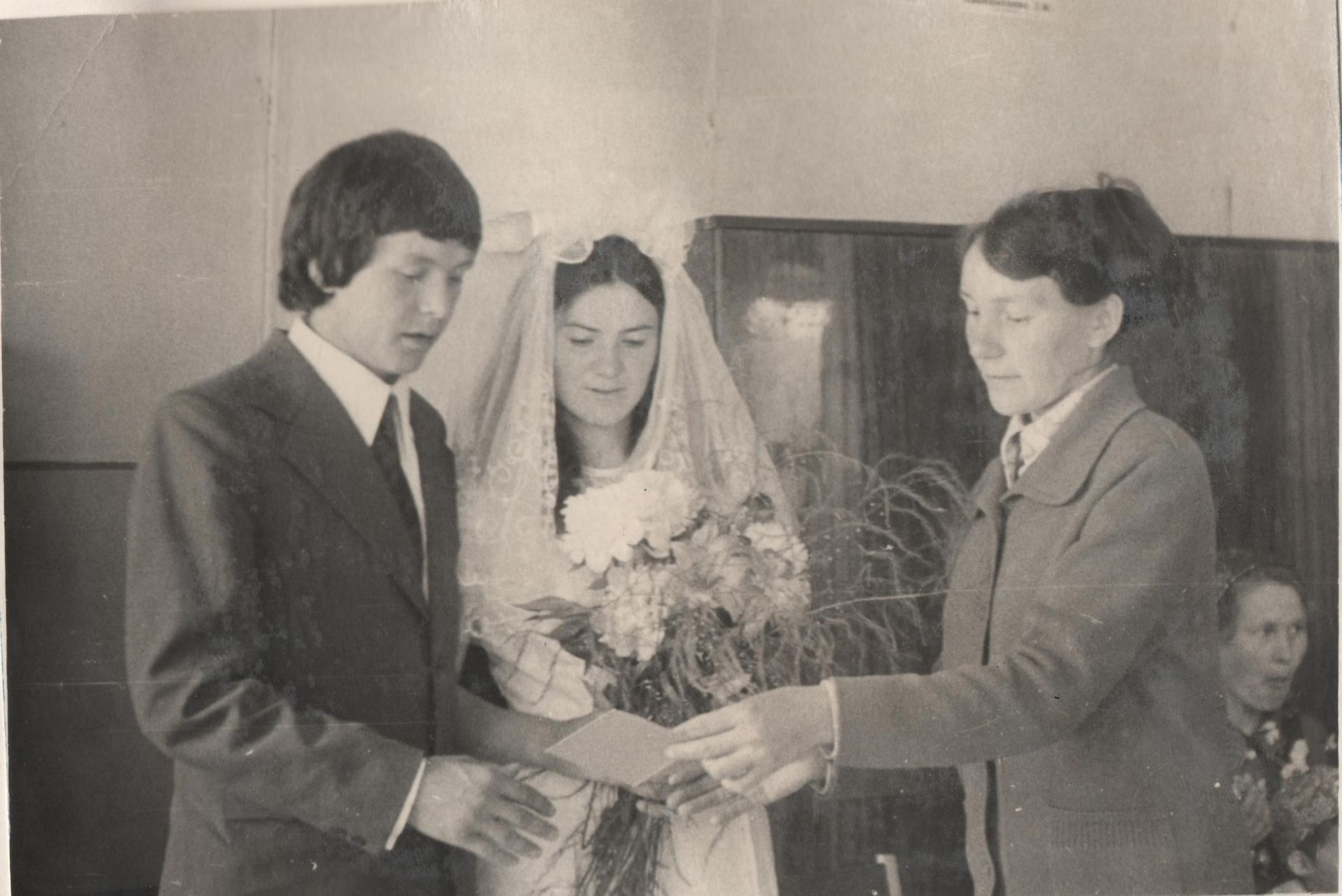 Музей делится свадебными ретро-фотографиями накануне Дня семьи, любви и верности