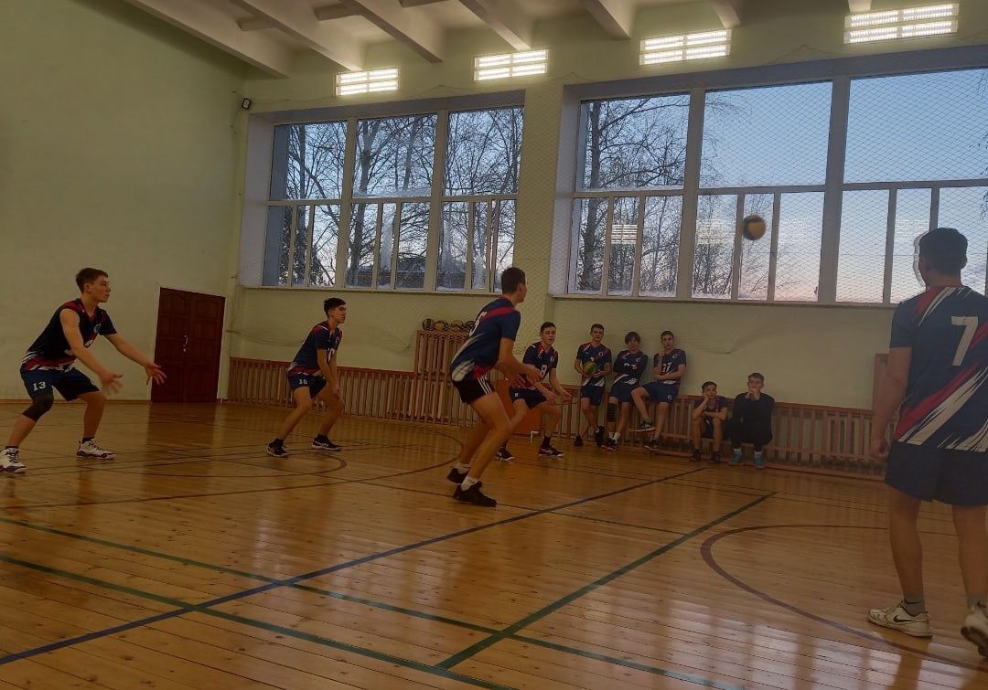 В Агрызе прошли захватывающие матчи по волейболу среди студентов