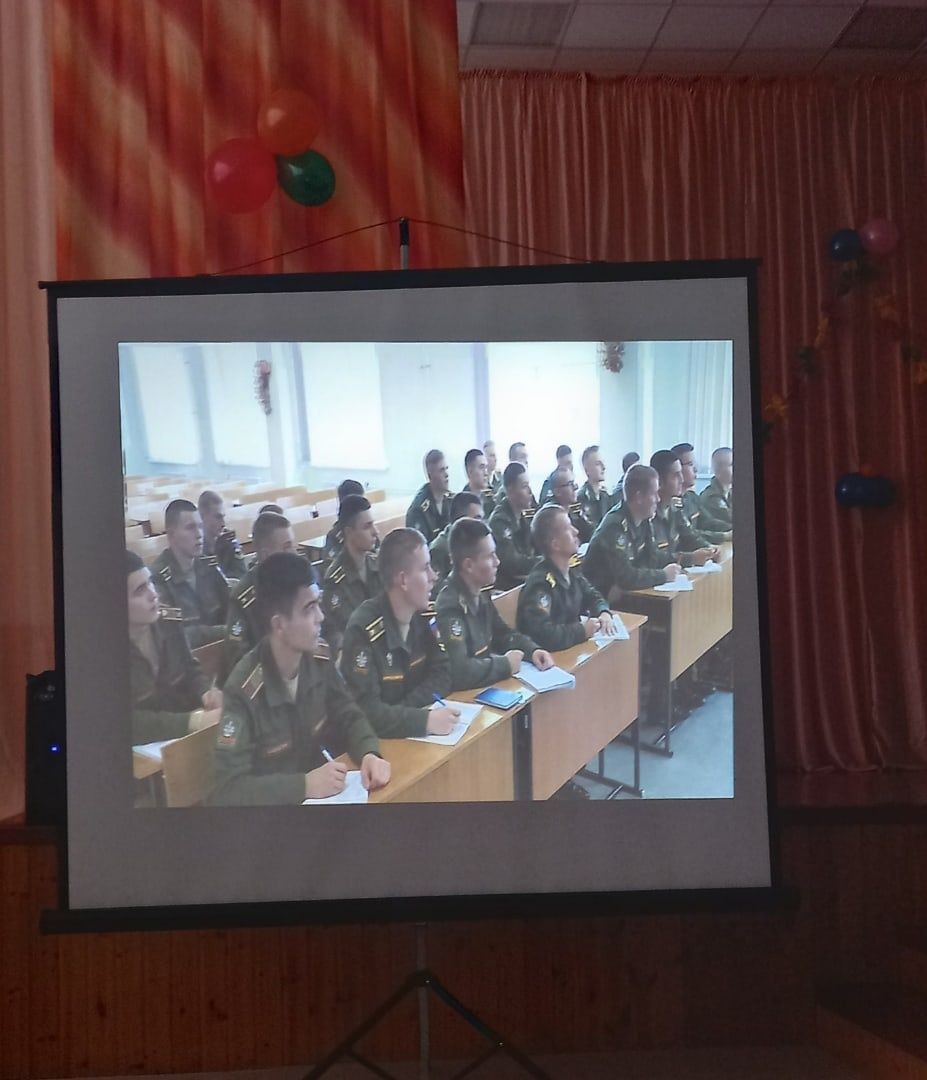 Курсанты военных учебных заведений посетили колледж Агрыза