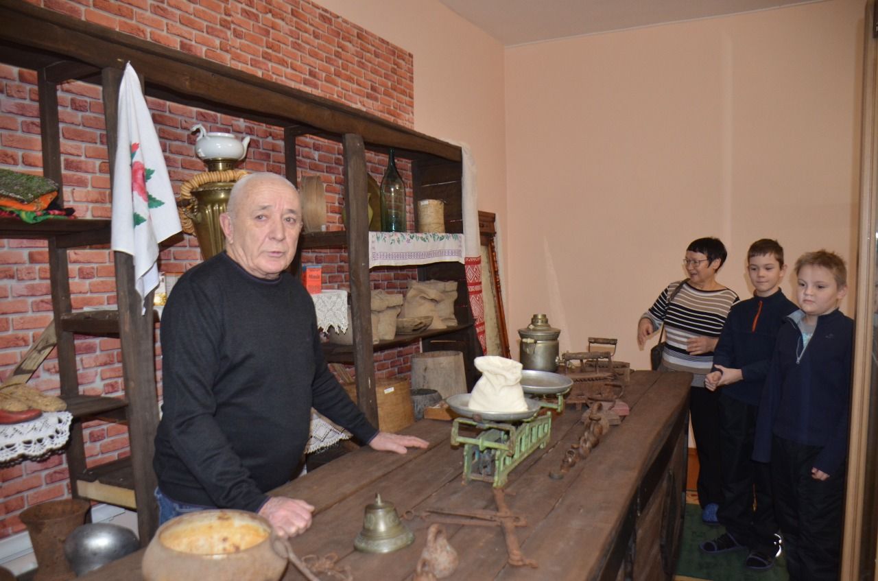В новогодние каникулы музей села Иж-Бобьи с радостью принимает посетителей