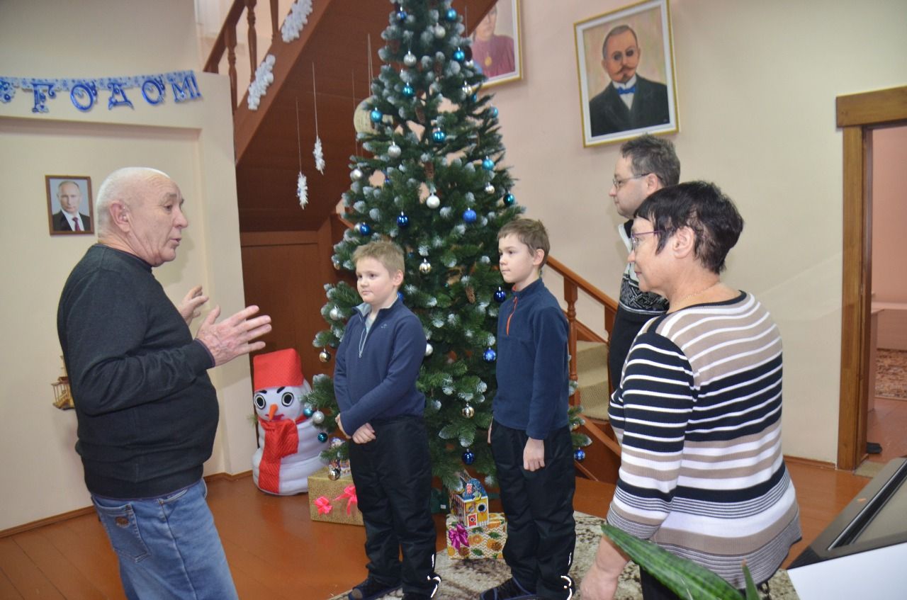 В новогодние каникулы музей села Иж-Бобьи с радостью принимает посетителей