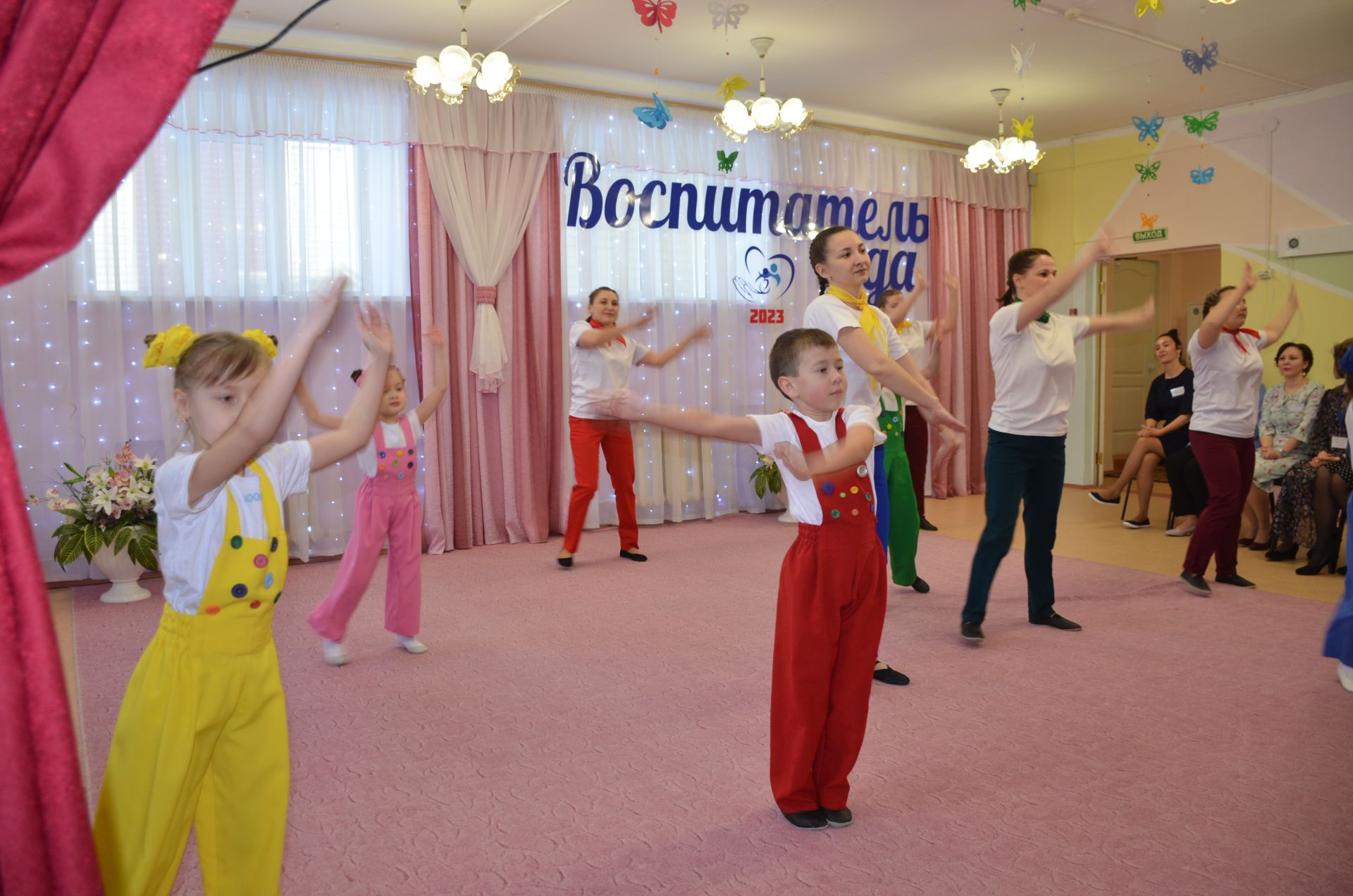 В Агрызе проходит зональный этап конкурса “Воспитатель года» (ВИДЕО)