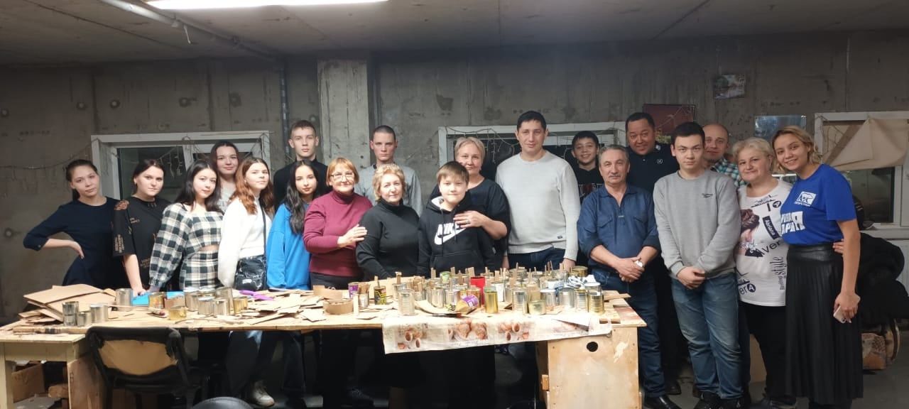 Депутаты Агрыза приняли участие в изготовлении блиндажных свечей для участников СВО