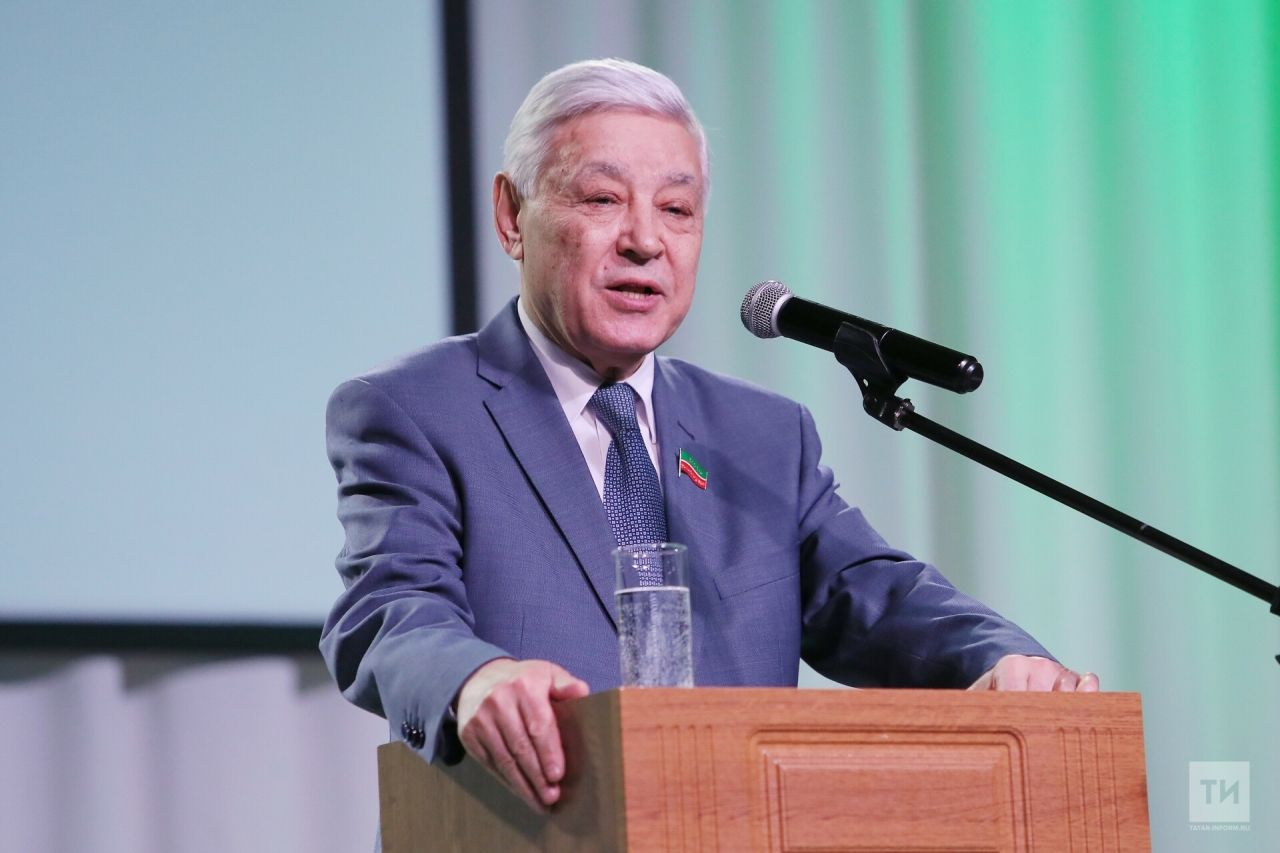 Фәрит Мөхәммәтшин Татарстан Республикасы Дәүләт гербы көне белән котлады