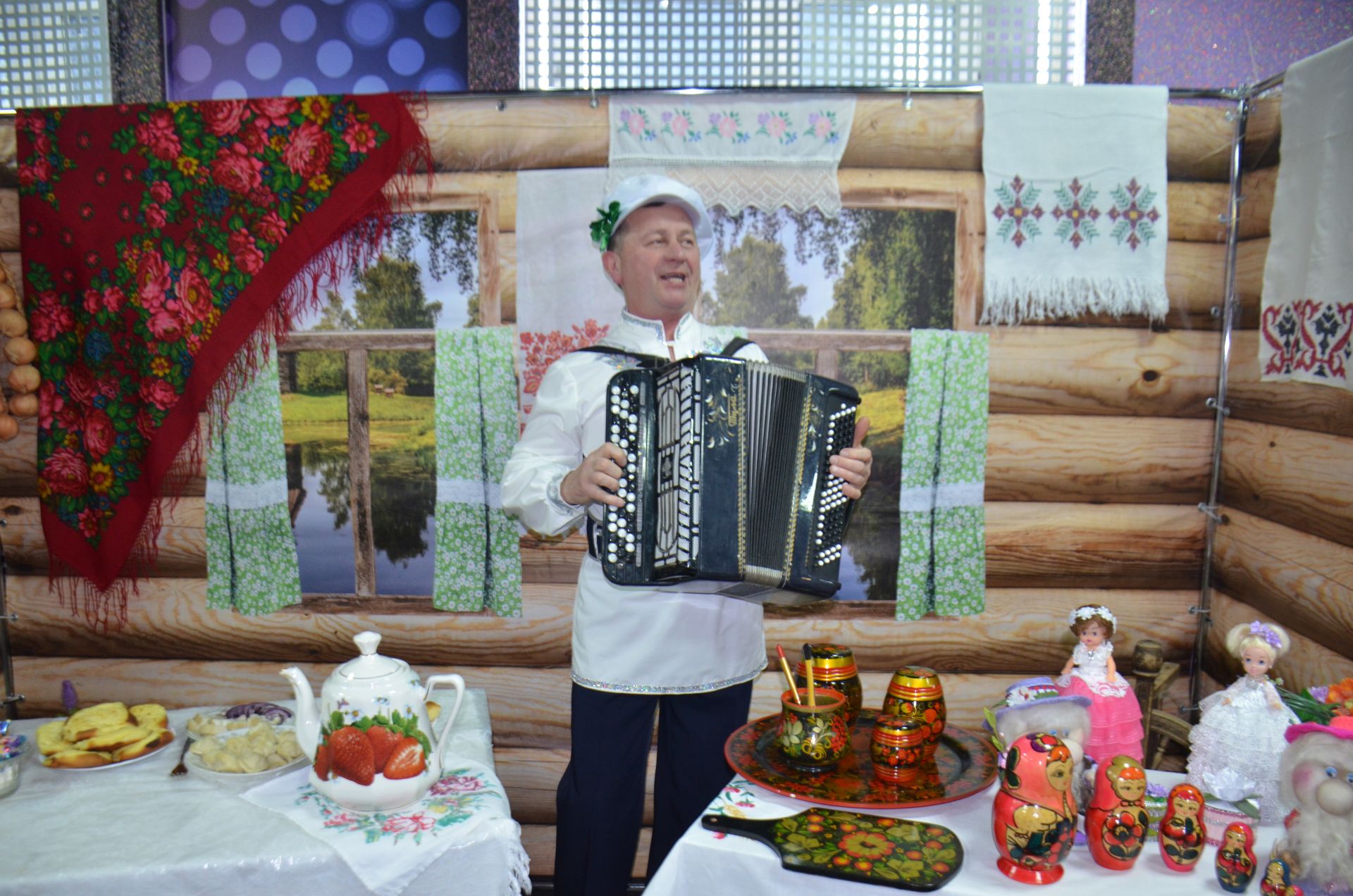 В Агрызе состоялся праздник, посвященный торжественному открытию Года национальных культур и традиций (ФОТОРЕПОРТАЖ)