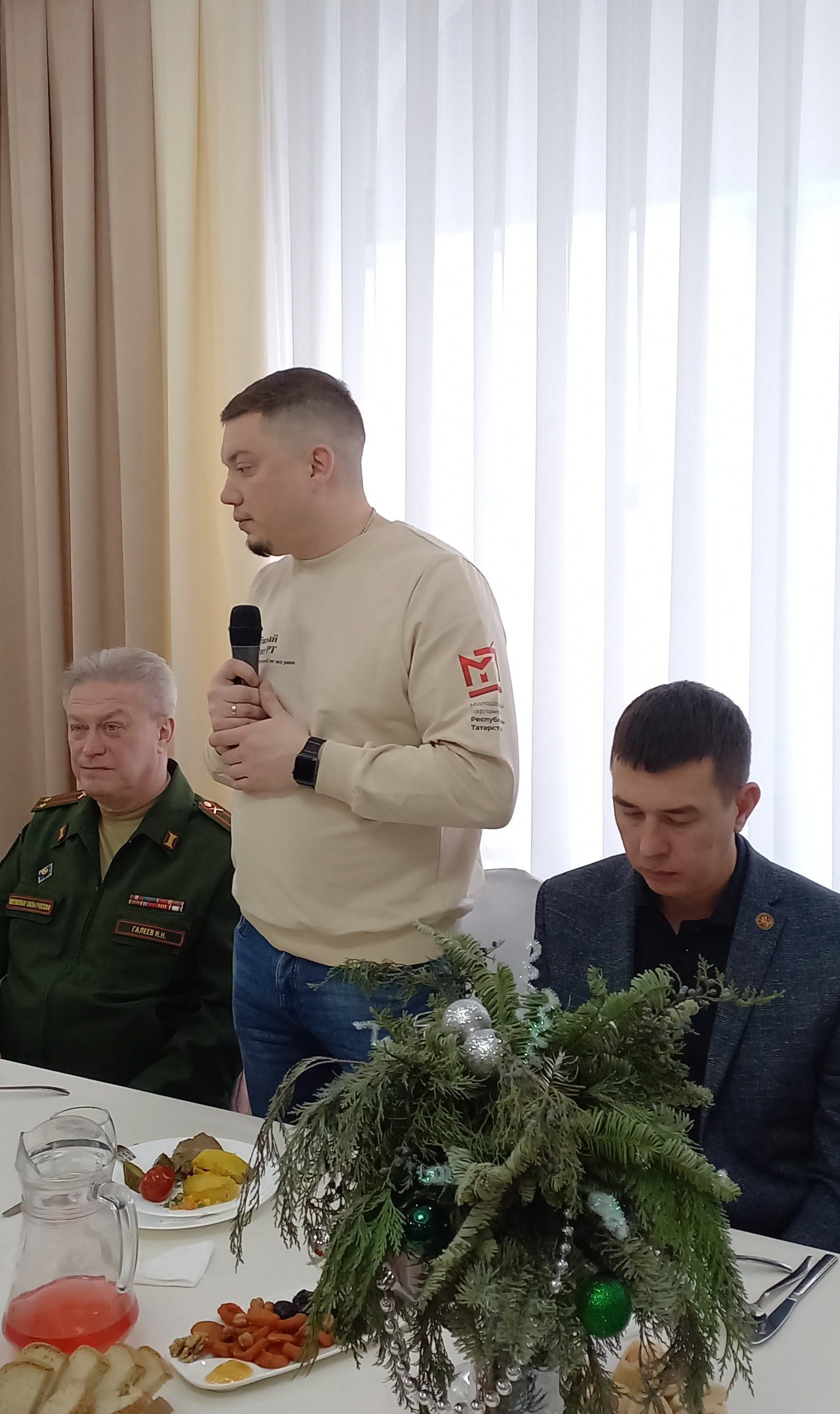 Әгерҗедә хәрбиләр һәм волонтерлар белән очрашу узды