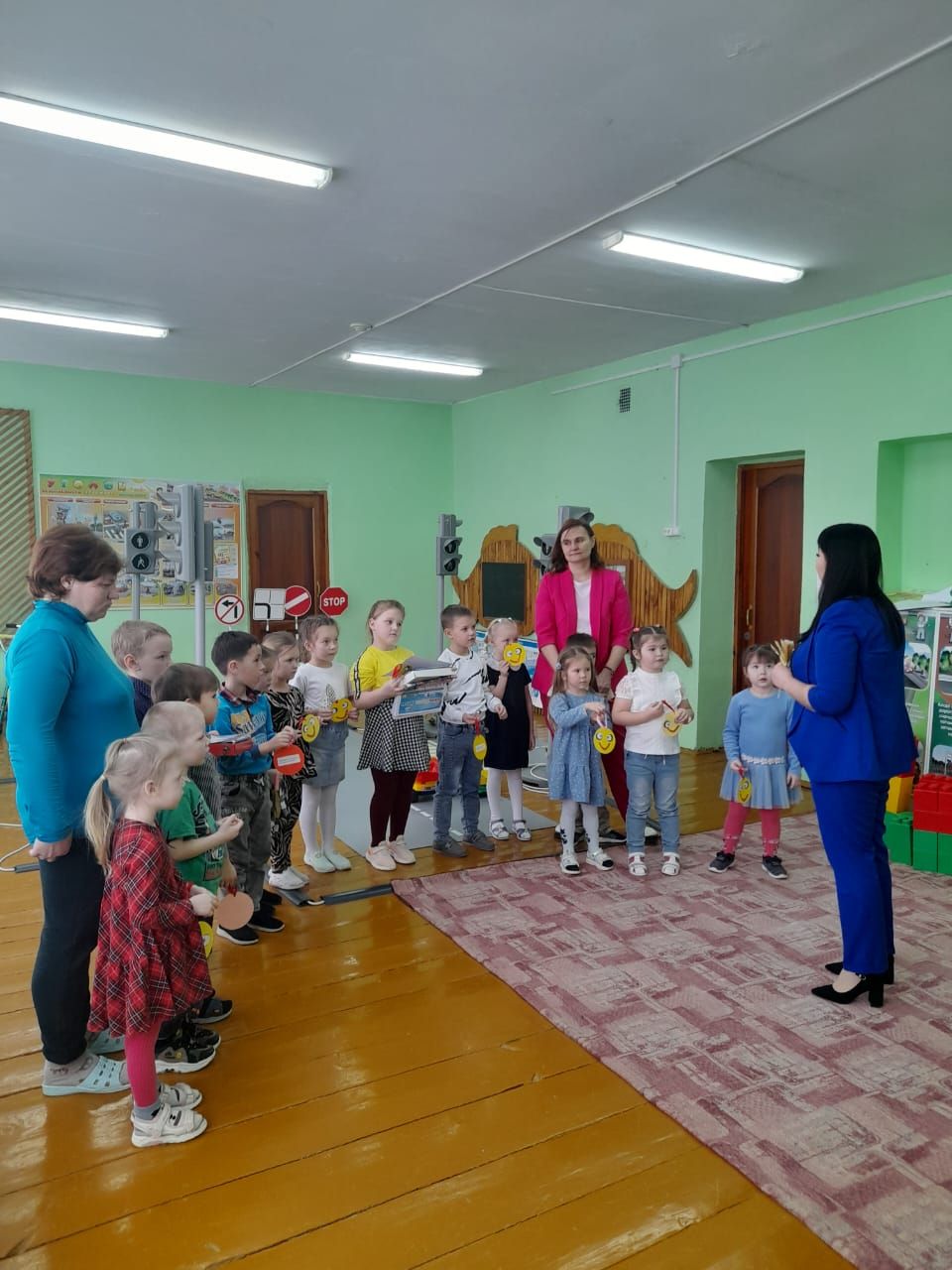 В детском саду «Теремок» малышам напомнили о правилах дорожного движения