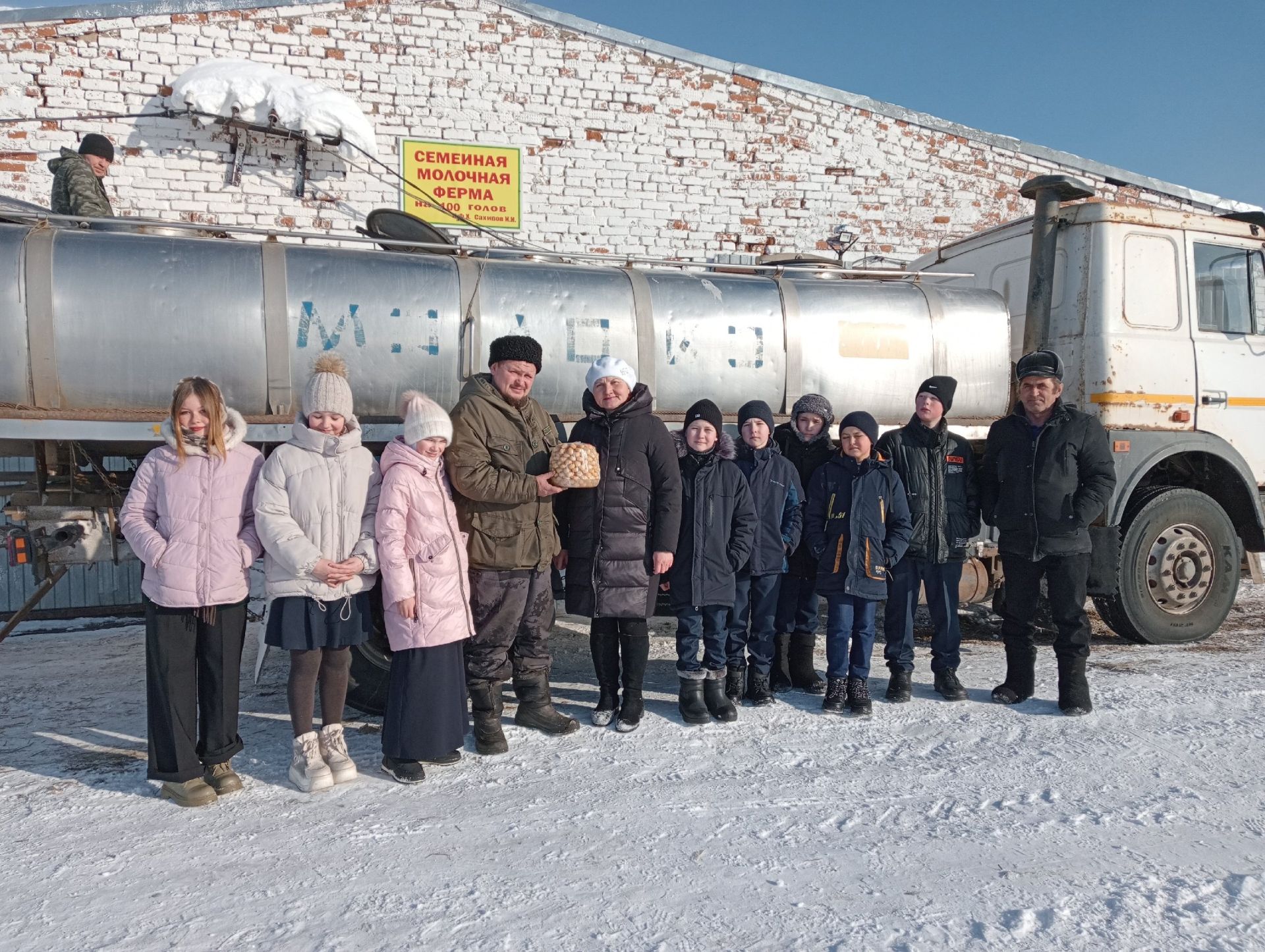 Илнур Сәхипов: Бүгенге көндә фермаларыбызда 700 баштан артык мал бар